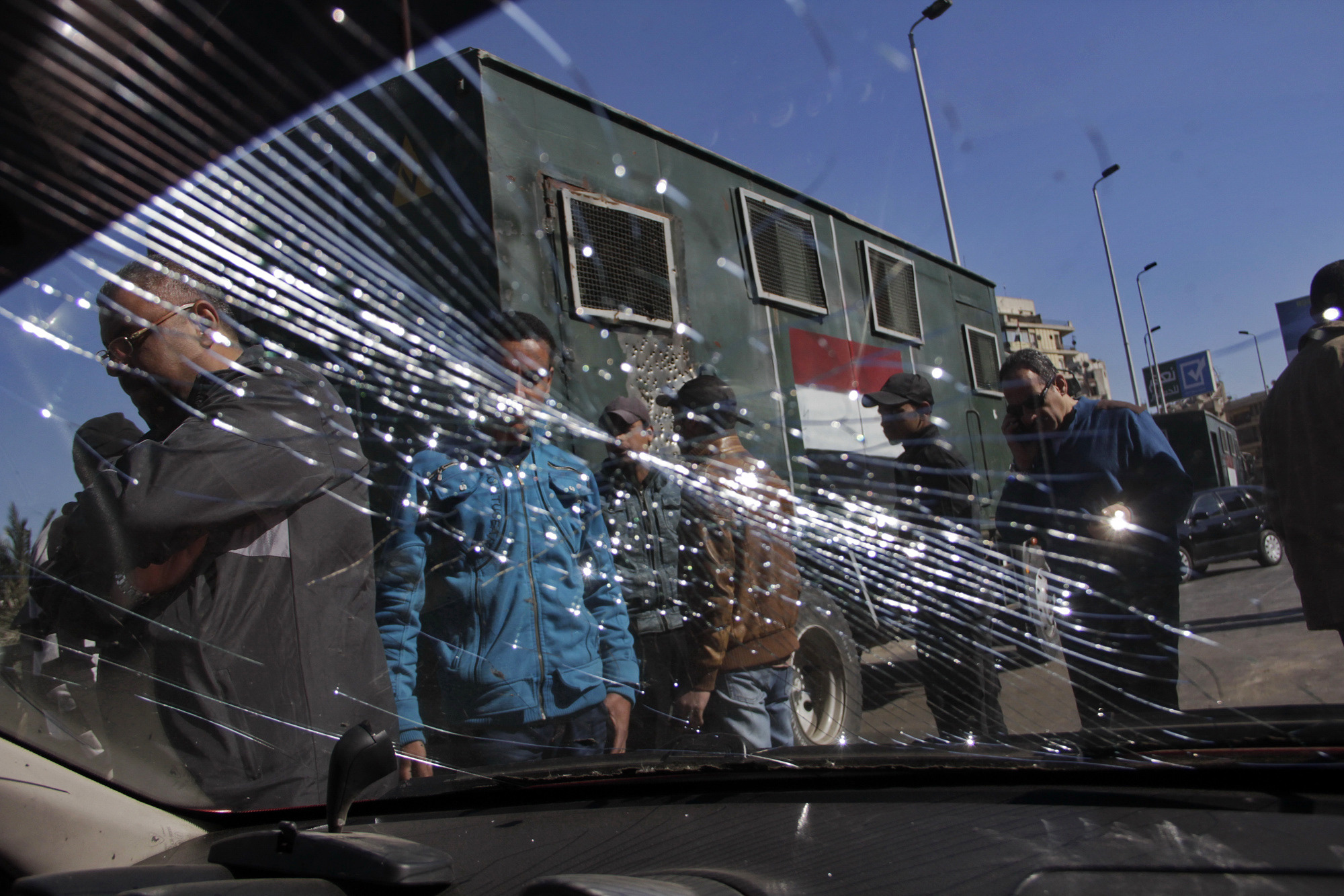 Egypt clash kills 1; bombs on Cairo bridge wound 6