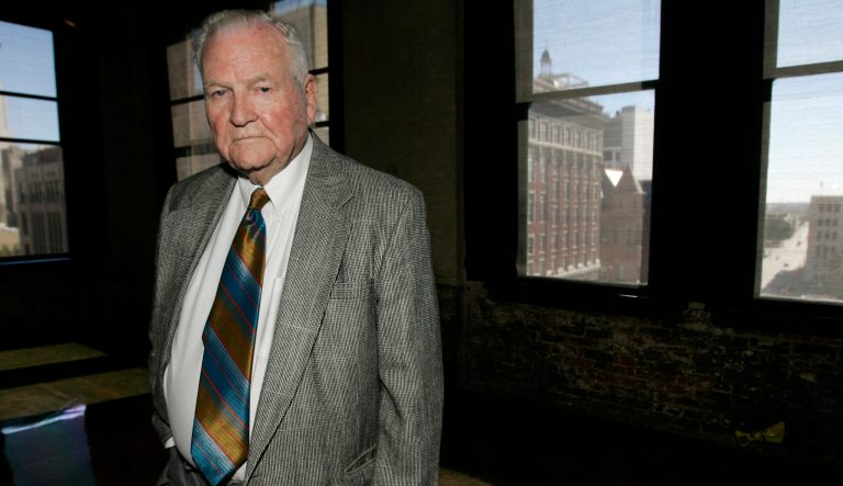 Lawman captured in iconic photo of Lee Harvey Oswald’s shooting dies at 99