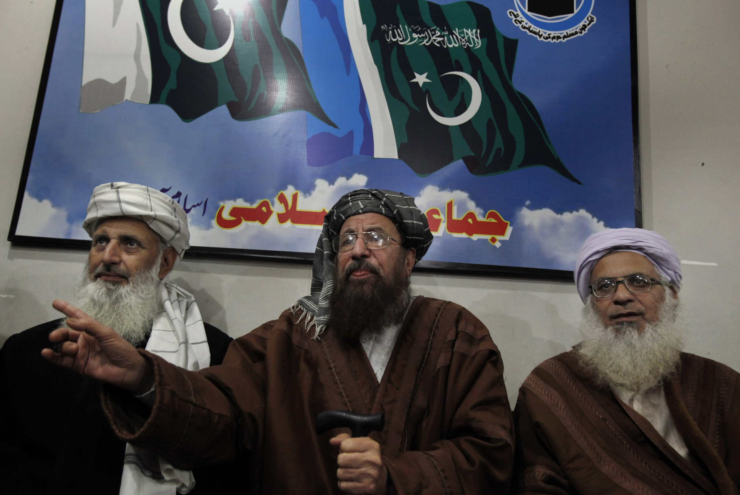 Peace talks start between Pakistan, Taliban team