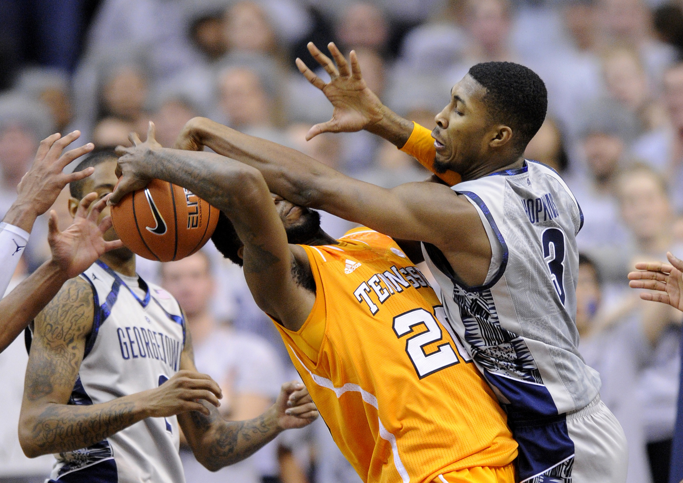 Georgetown holds on for ugly 37-36 win over Tennessee