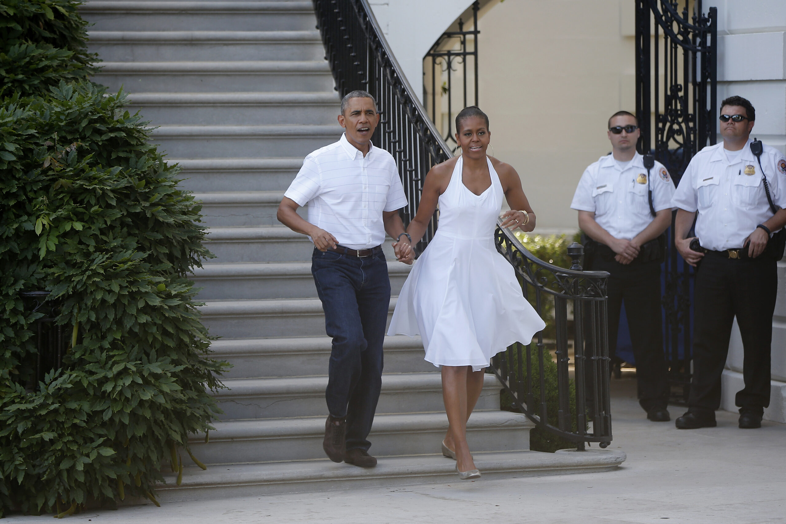 Obama lauds service members at July Fourth picnic