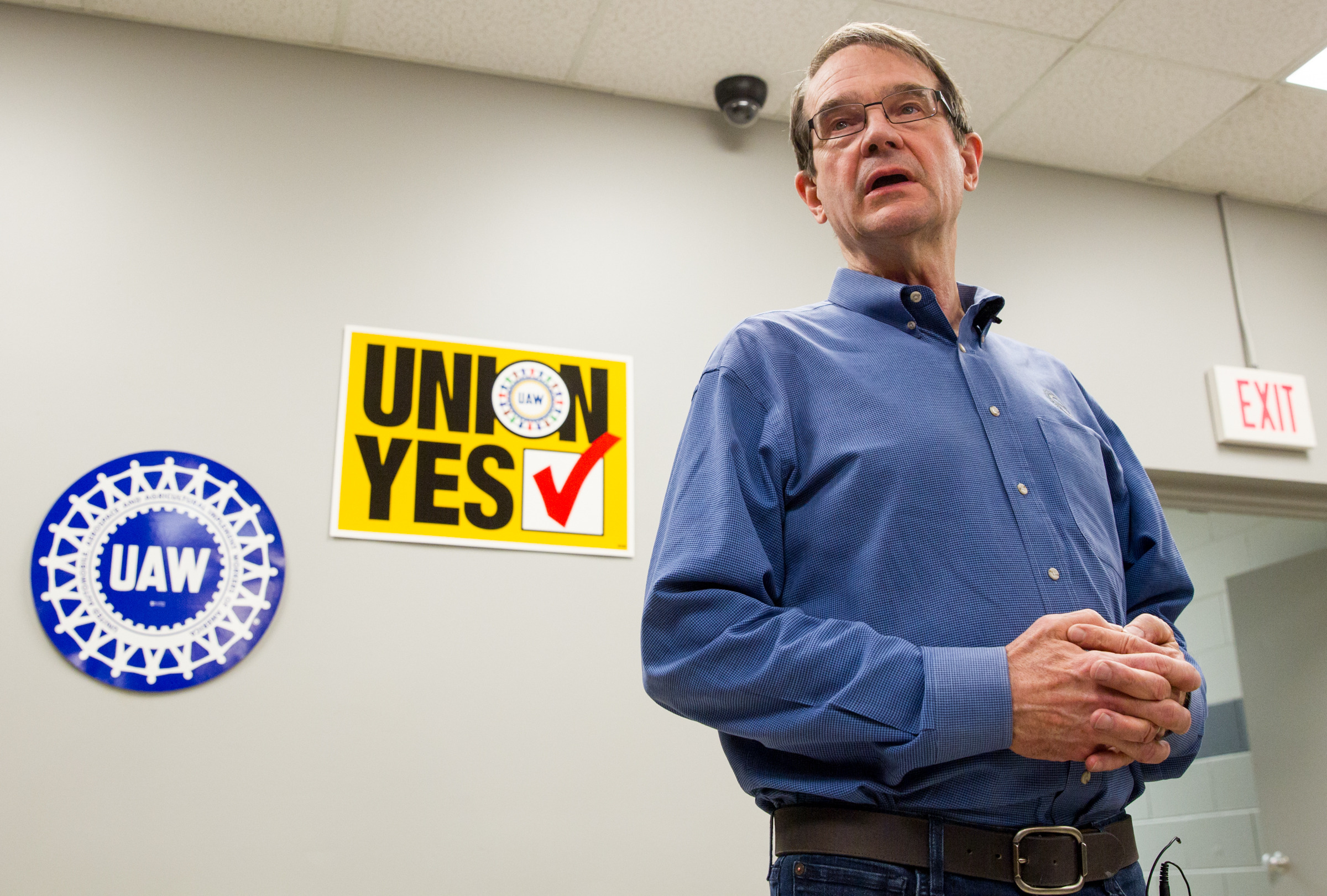 Record number of public employees abandoned their unions this quarter