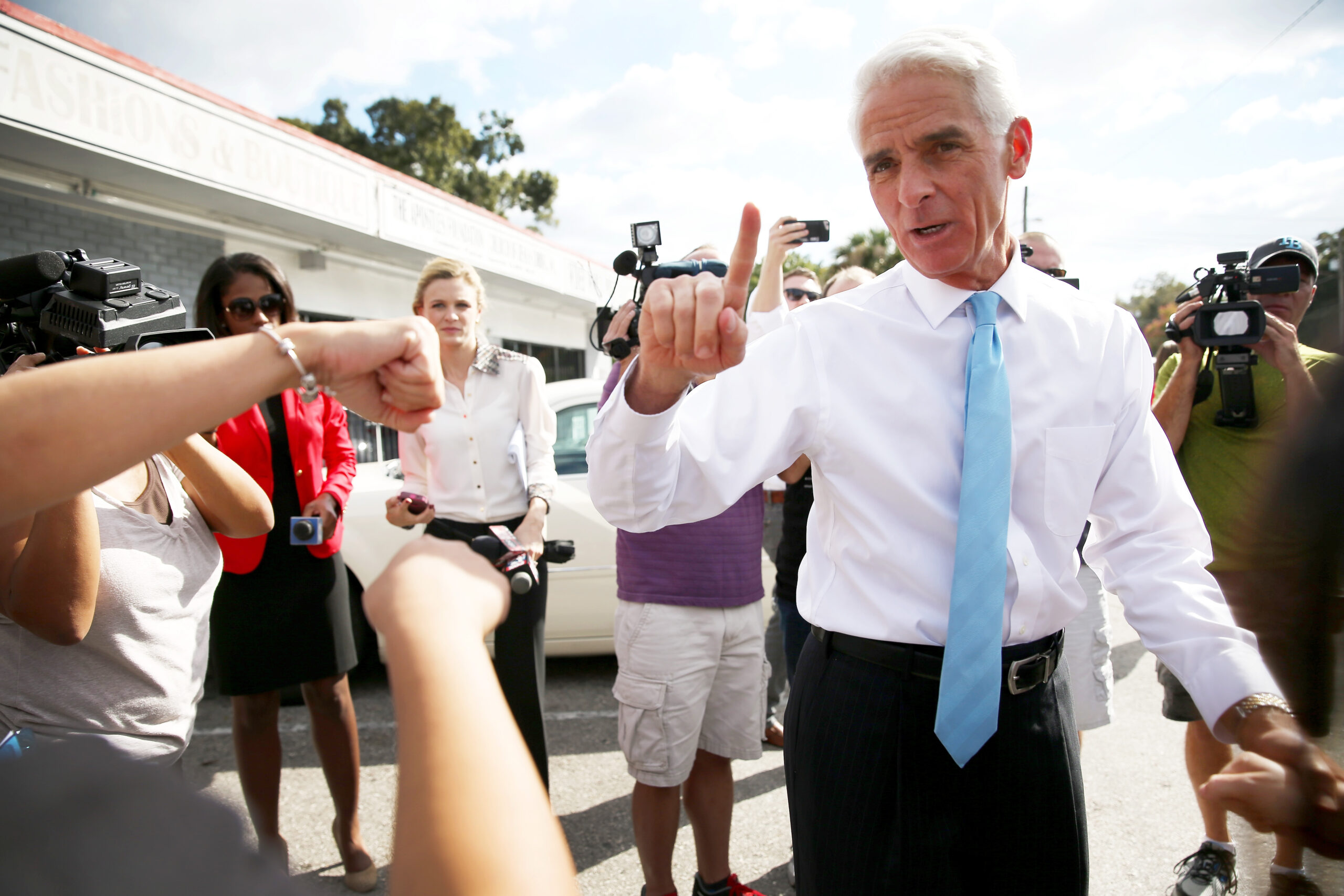 Judge denies Crist’s request to extend voting hours in Fla.