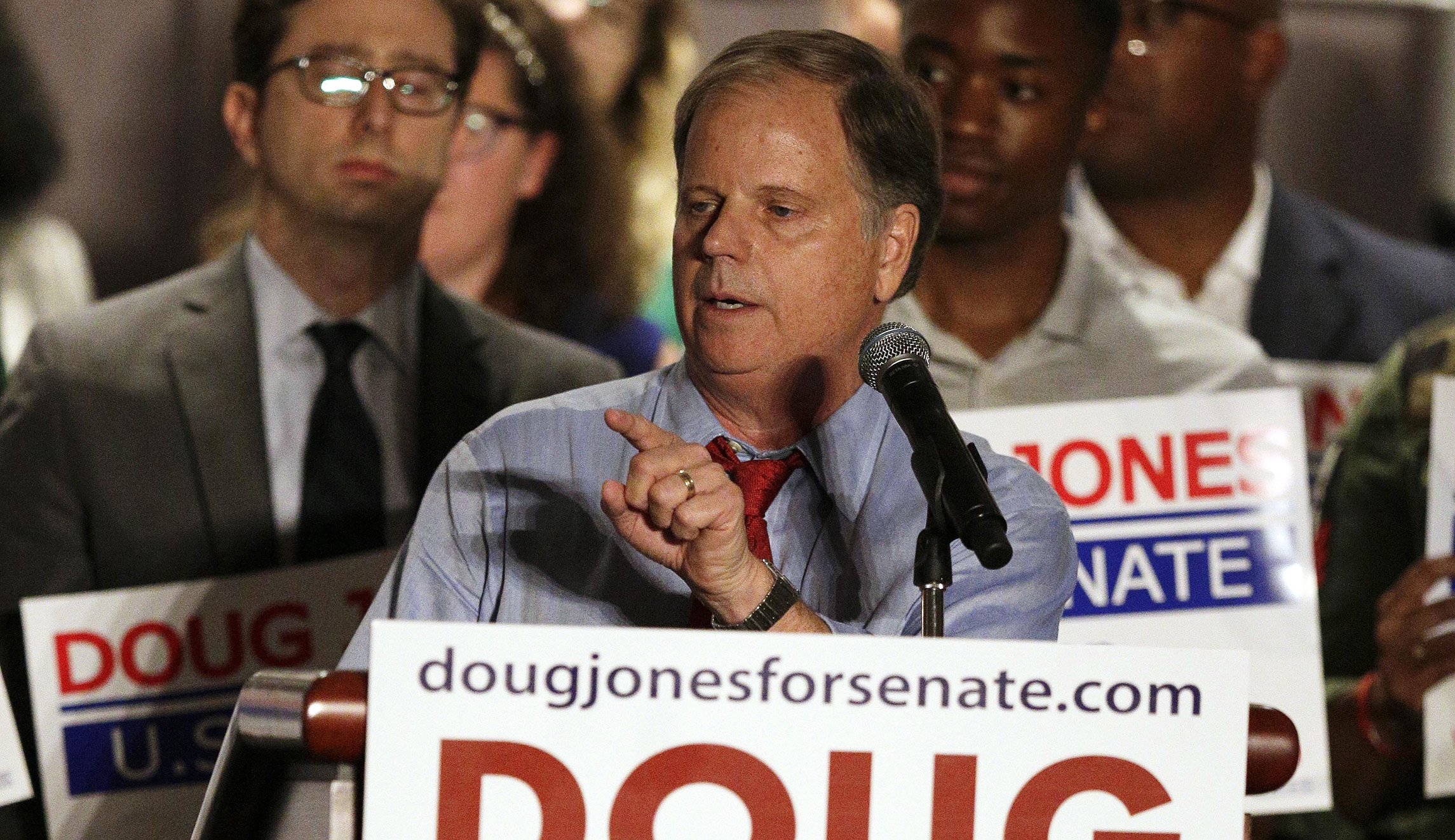 Doug Jones touts Republican support against Roy Moore in new ad