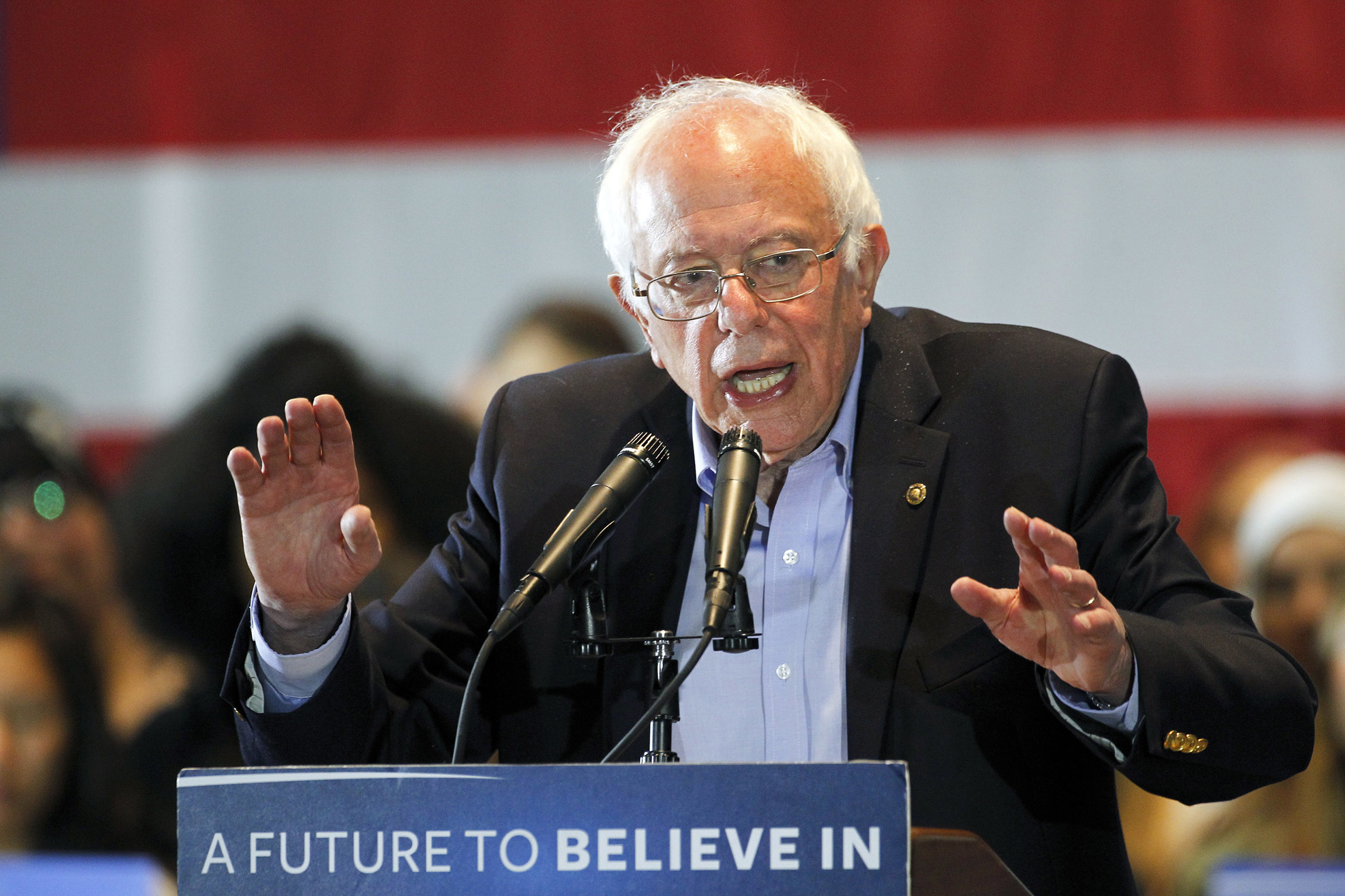 Bernie Sanders parts ways with campaign team from 2016