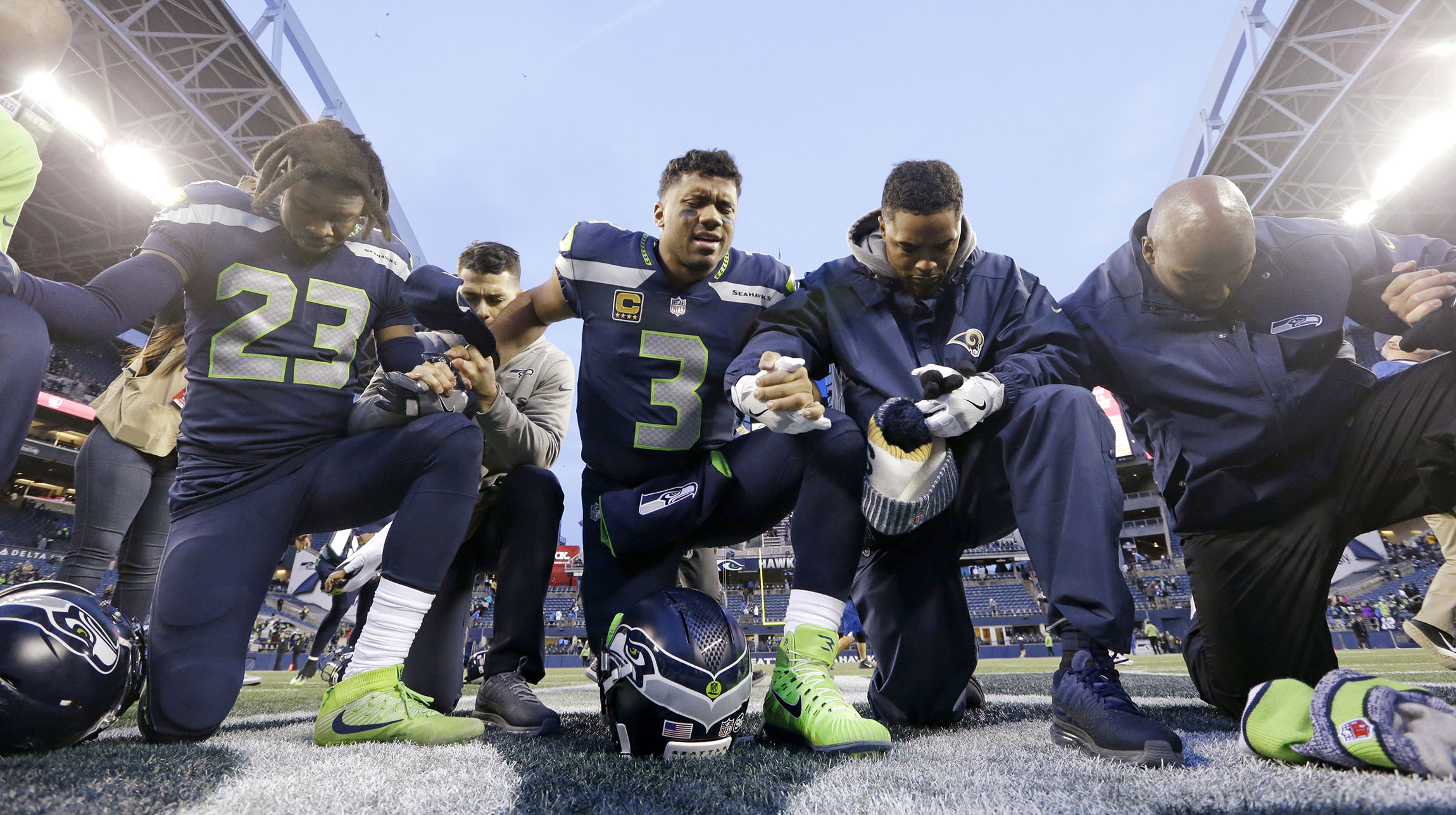 Federal court says that California high school football player can’t be forced to stand for national anthem