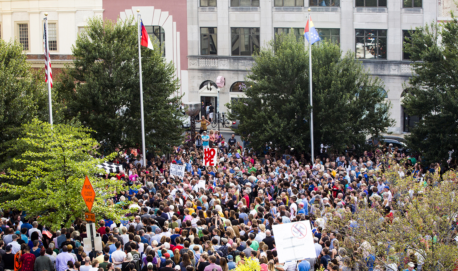 Watch: Protesters in Durham, NC pull down Confederate statute