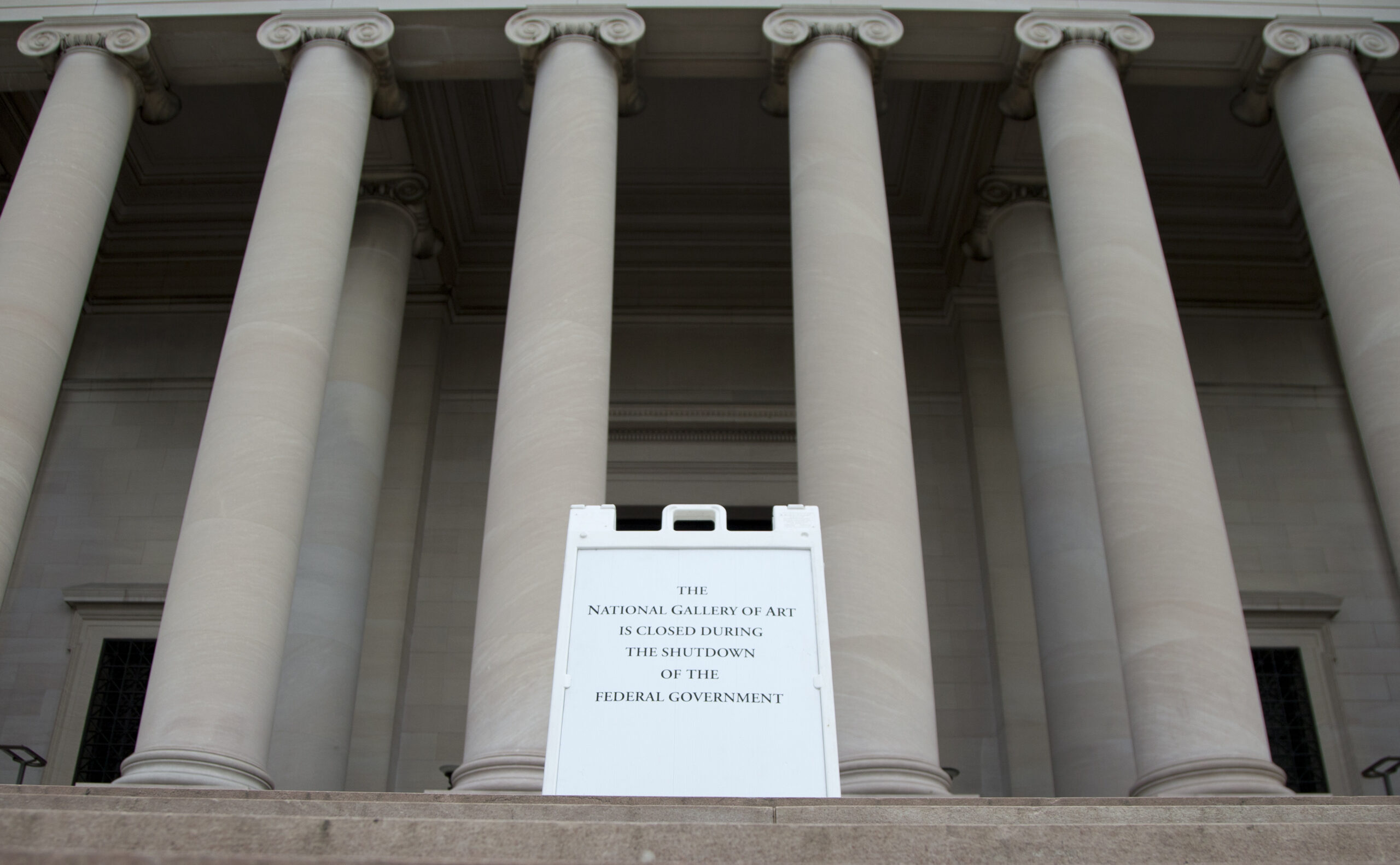 Shutdown takes center stage in Virginia governor race