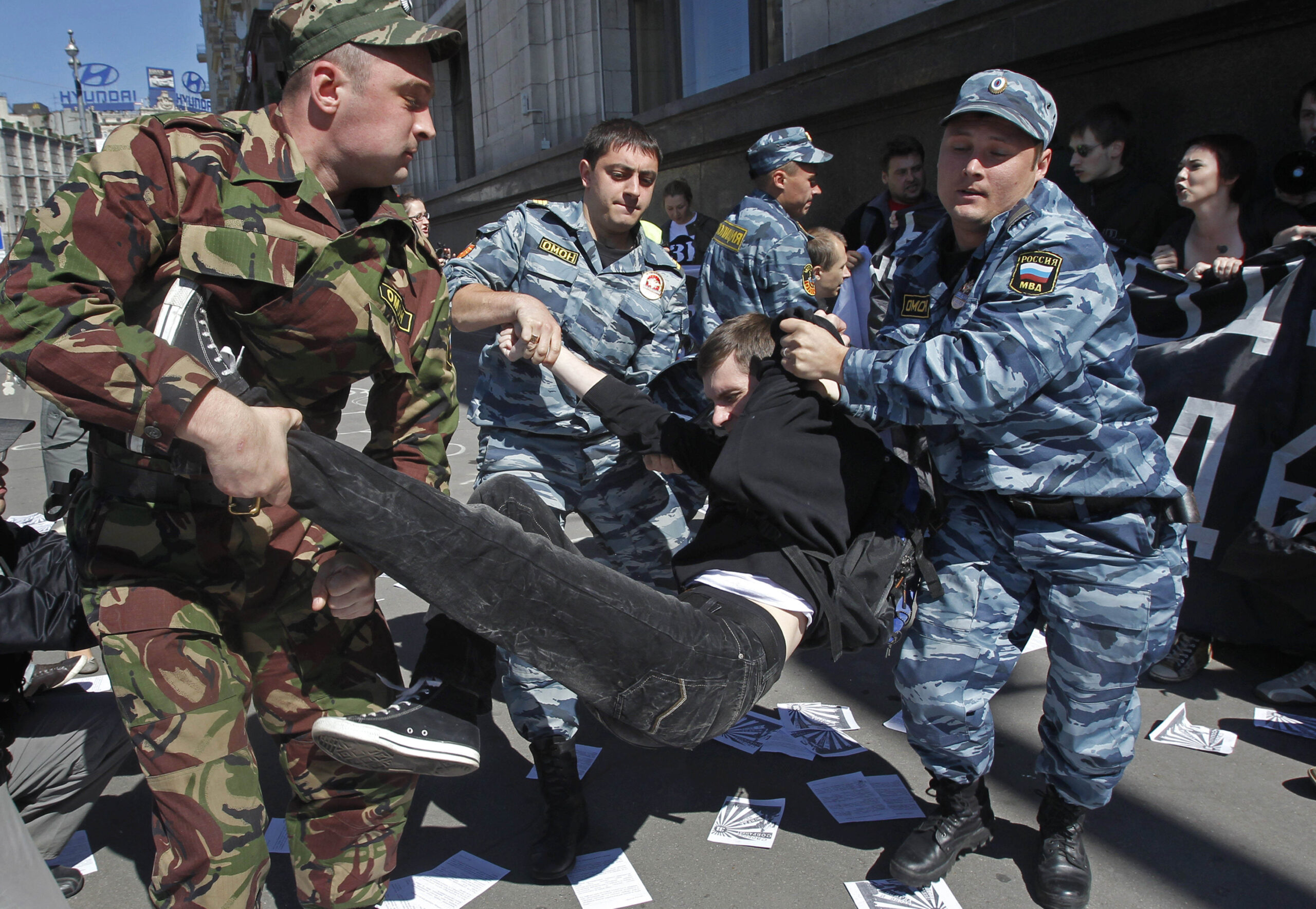 Russian parliament debates harsh bill on protests