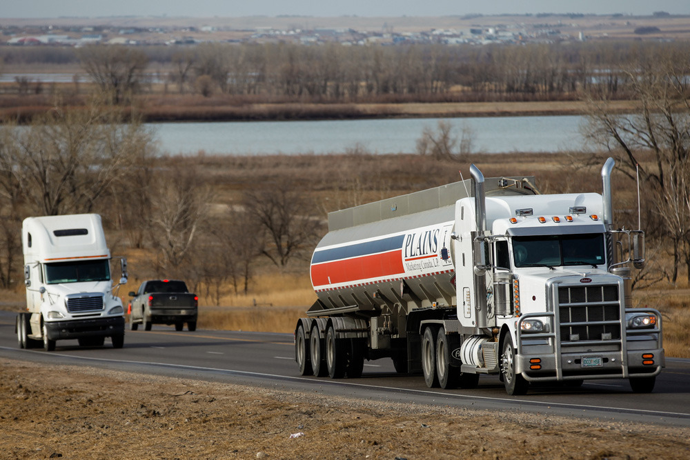 Small-town oil boom makes blue-collar capitalists