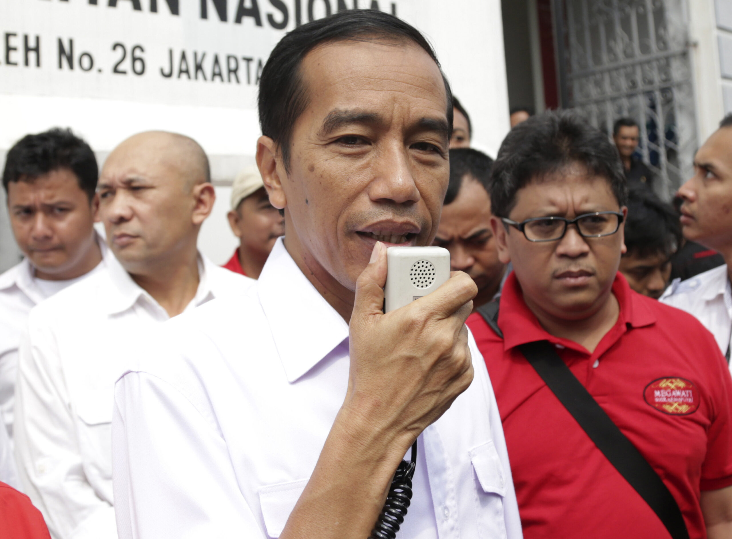 Indonesia election fever spurs people to vote