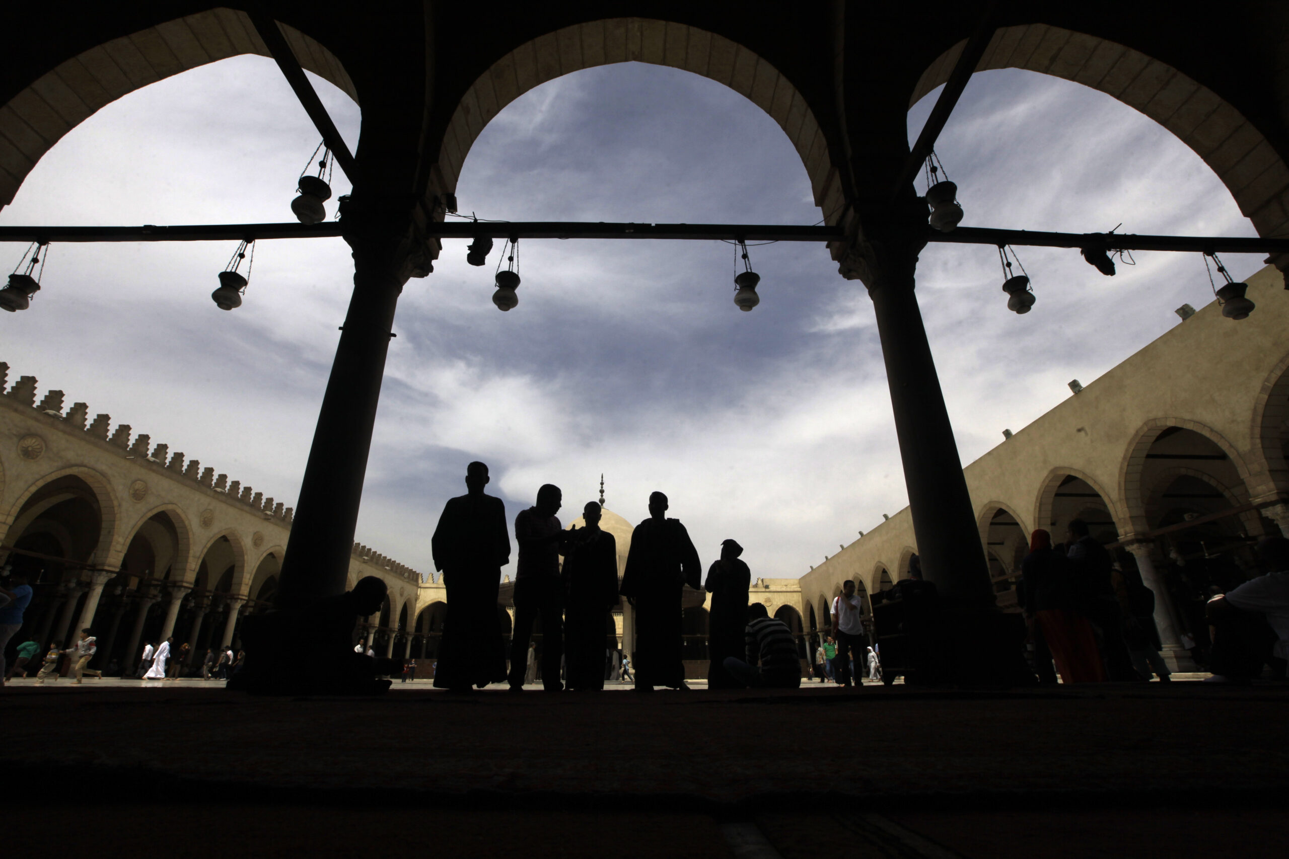 Egypt clamps hold over mosques to control message