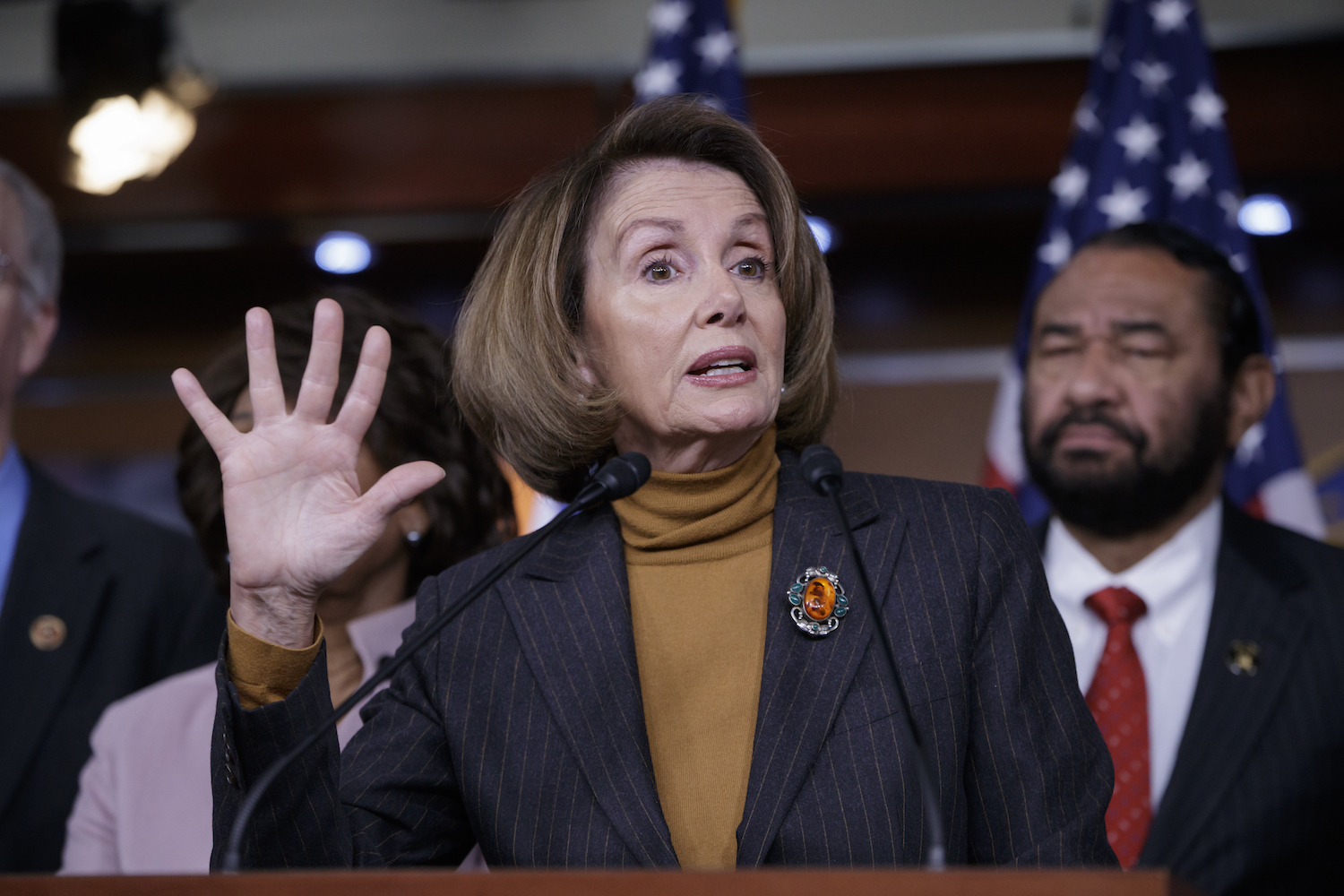 Democrats renew call for independent commission to probe Russia