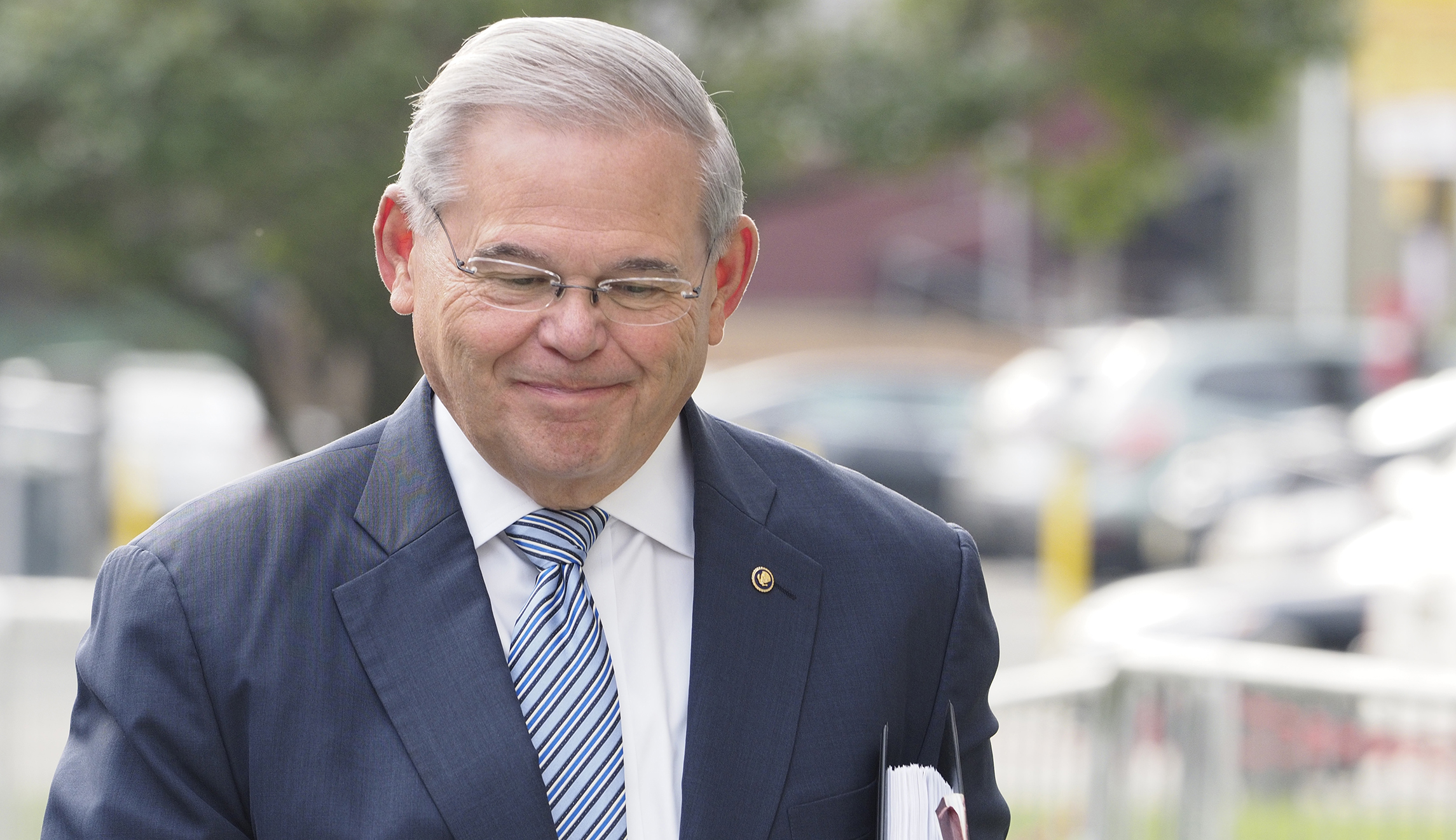 White House downplays idea of pushing Obamacare repeal during Menendez trial