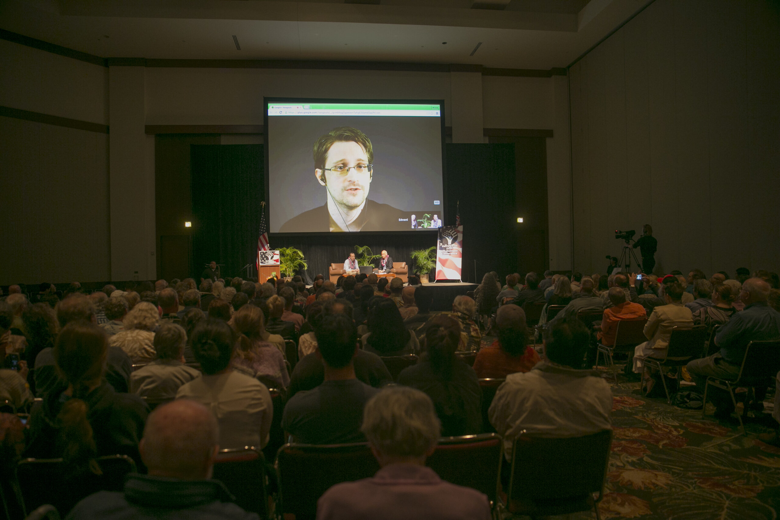 White House says no pardon for Snowden