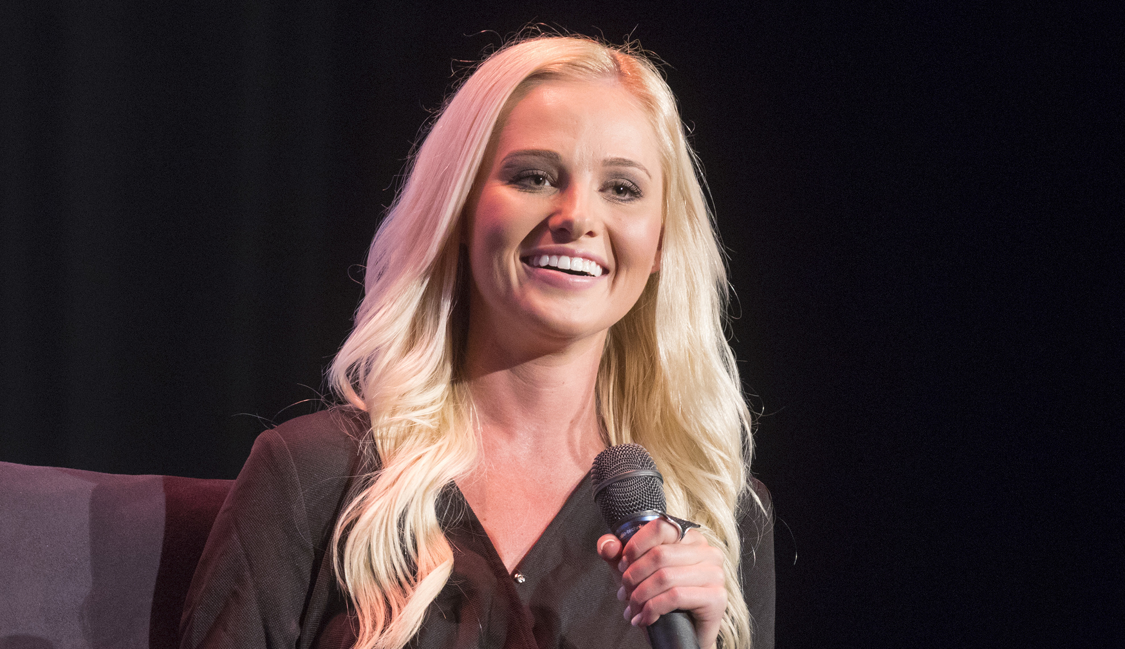 Fox News signs Tomi Lahren as contributor