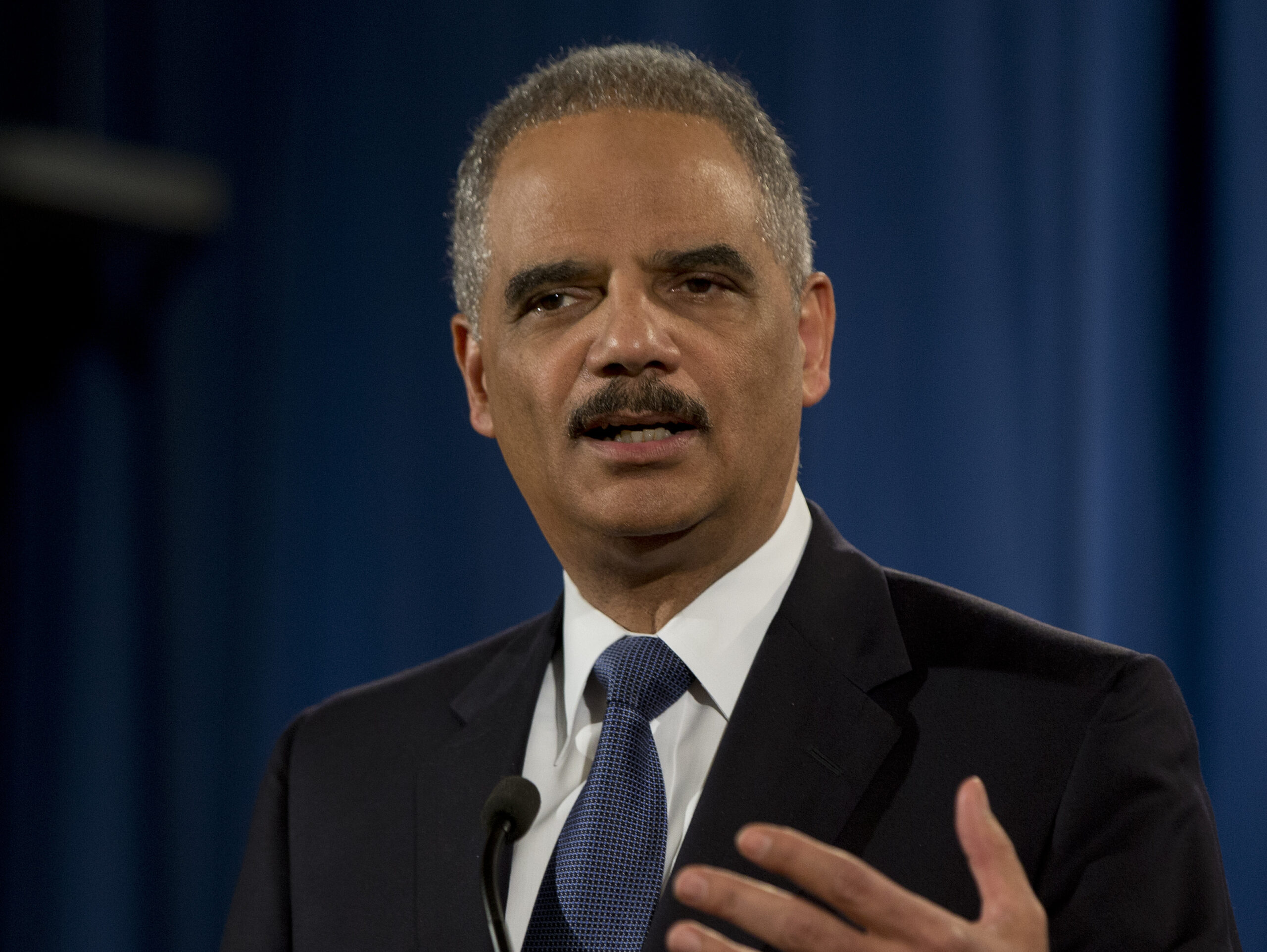 Eric Holder endorses Hillary Clinton