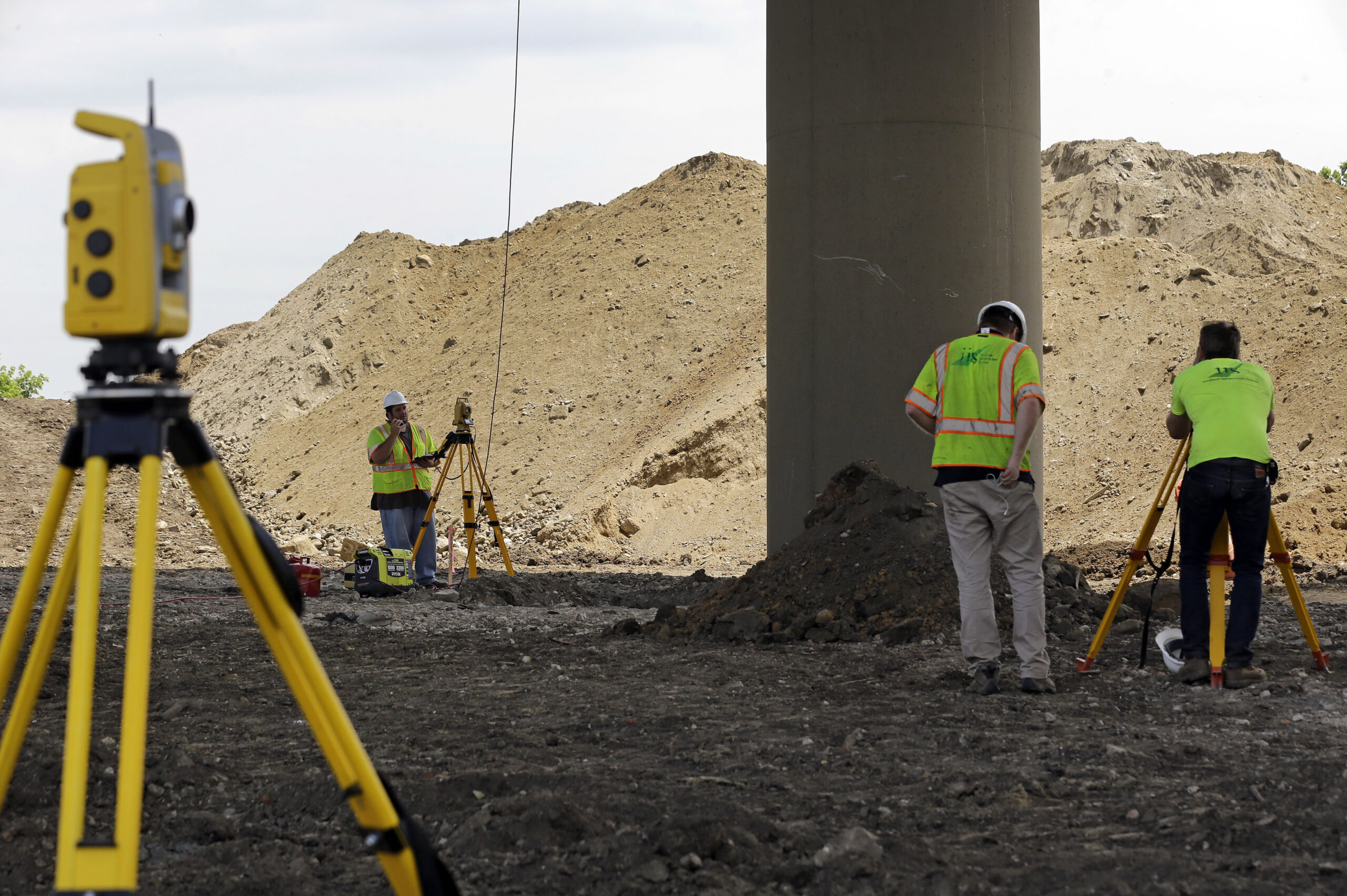 Massive dirt pile may have led to bridge closure