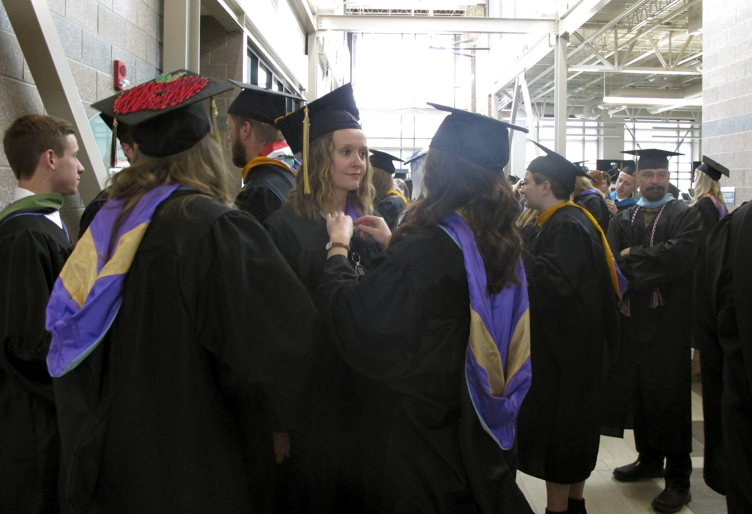 Report: 44 million student loans, $27,857 average, 27% think they’re free