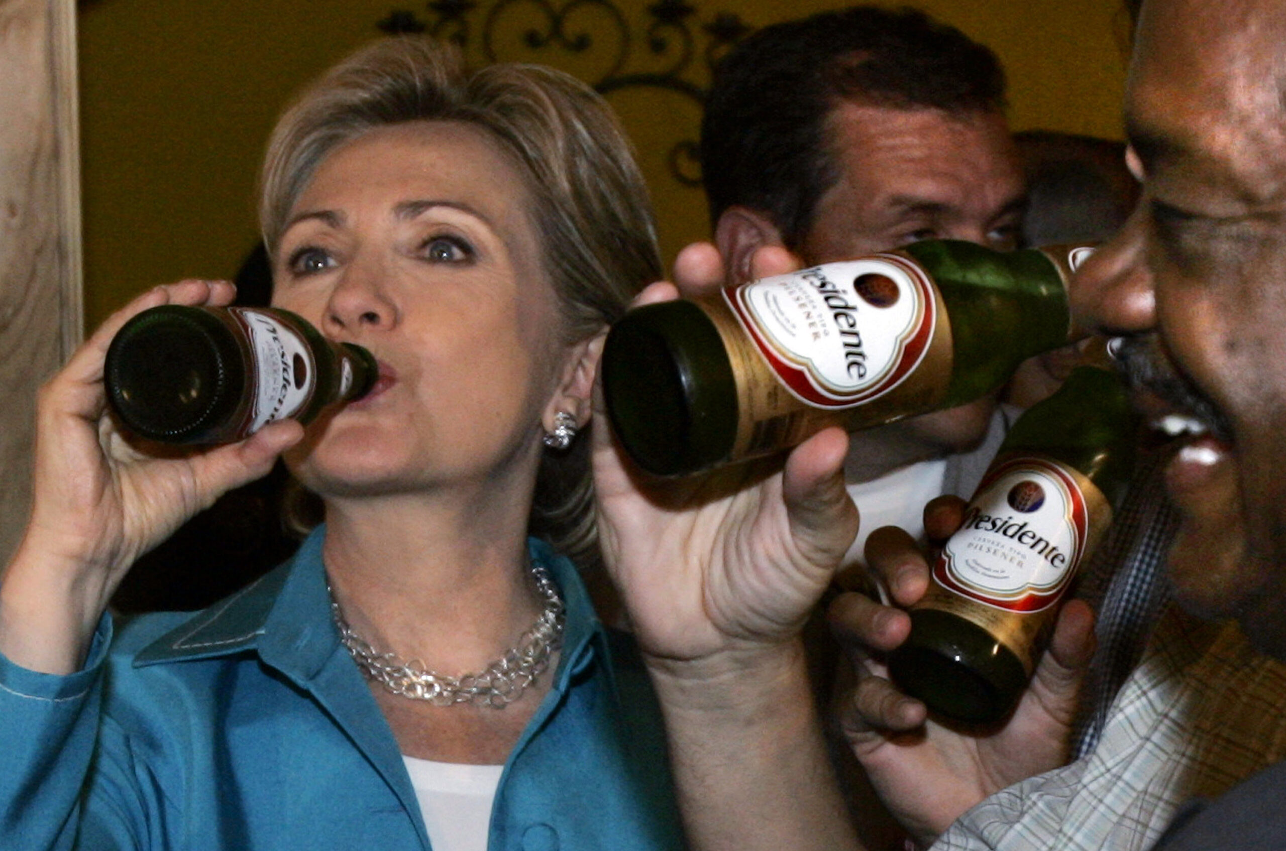 Confidante: Clinton ‘loves talking over drinks’