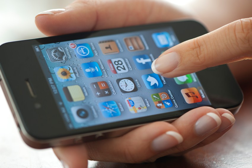 Site will track politicians’ deleted tweets in 2016