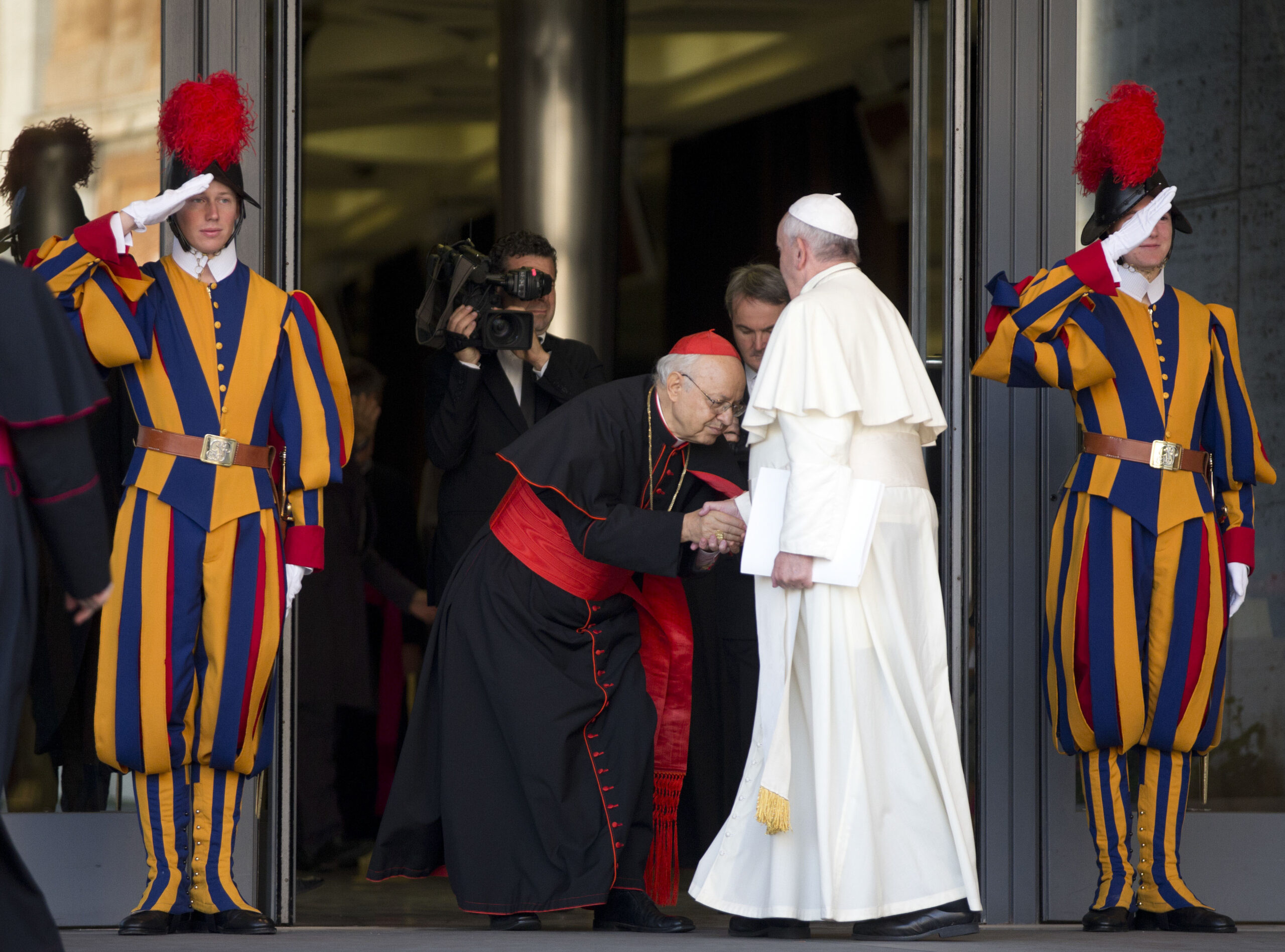 Pope seeks frank, fearless debate on family issues