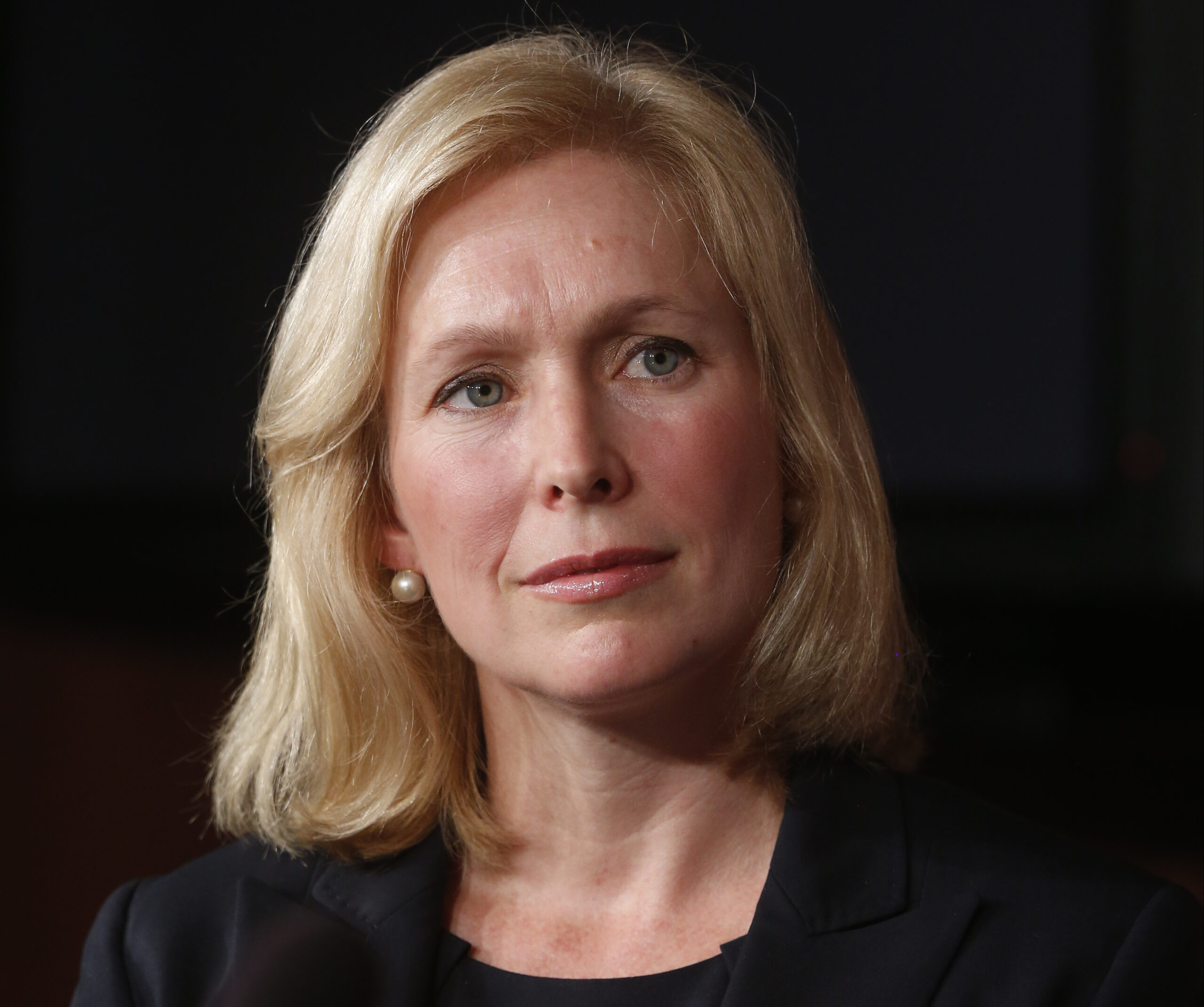 Senators argue against plan on military assault