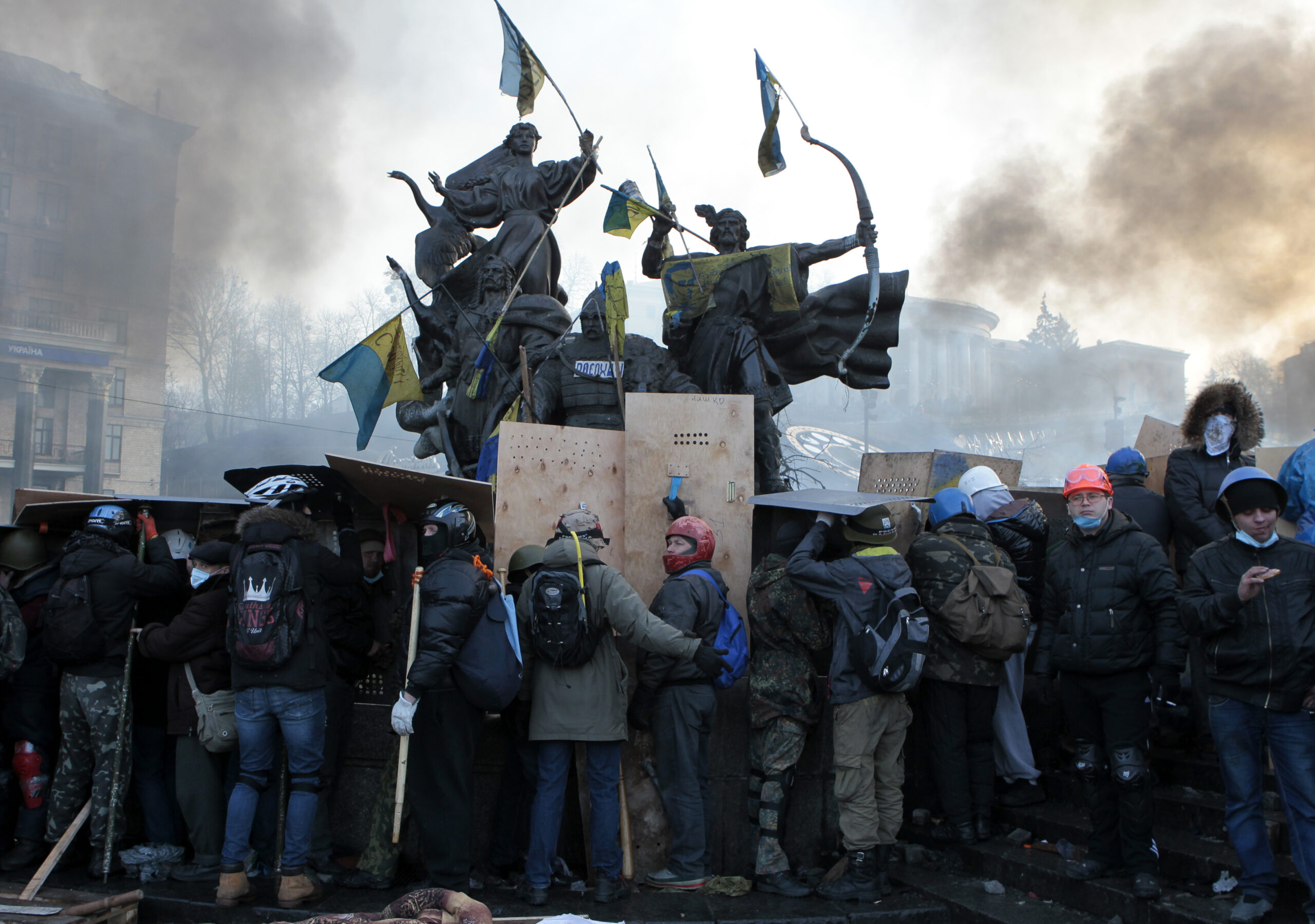 Obama threatens consequences for Ukraine violence