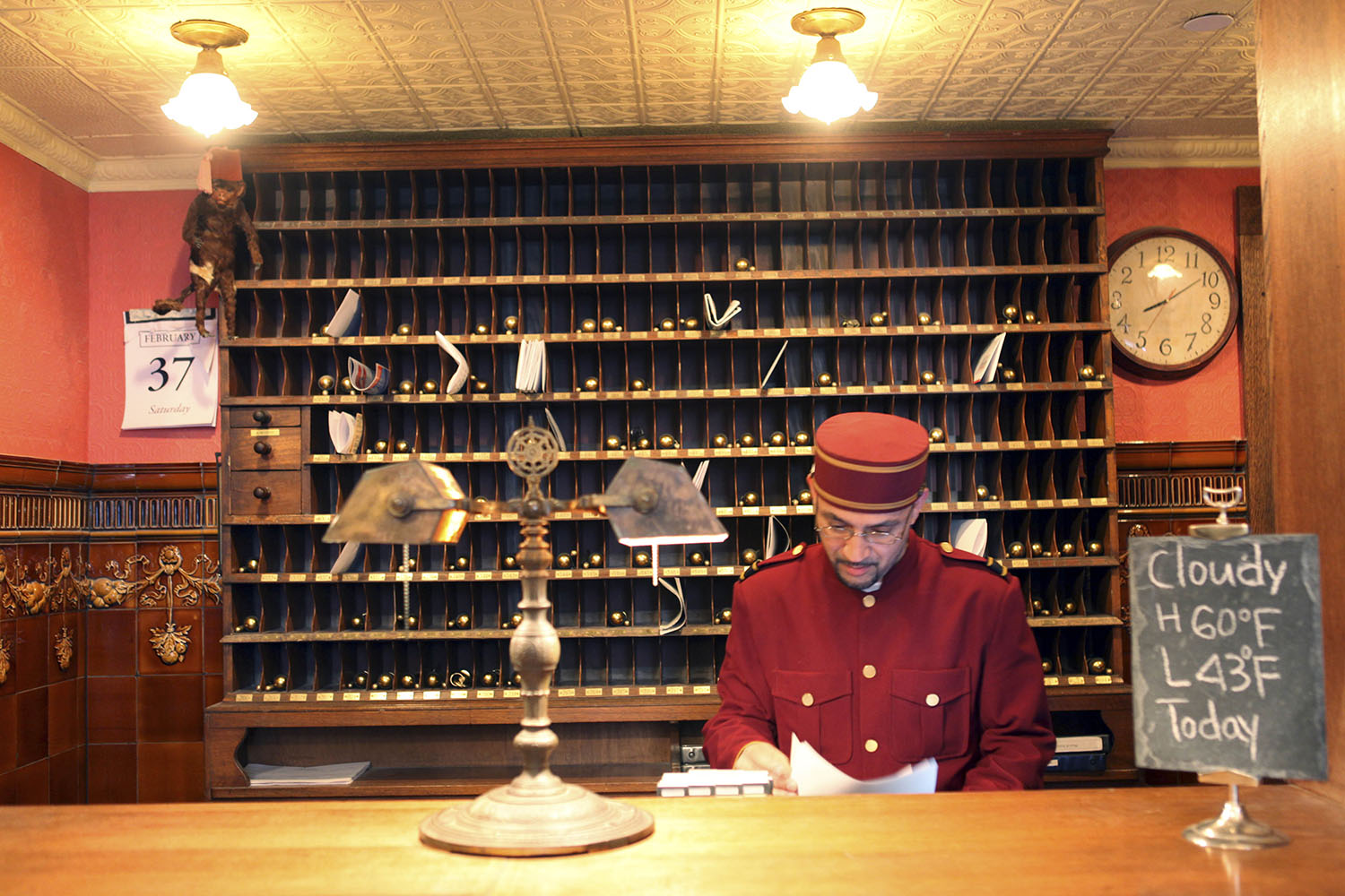 Industry group warns that nearly half of all hotel employees will be laid off: 4.4 million