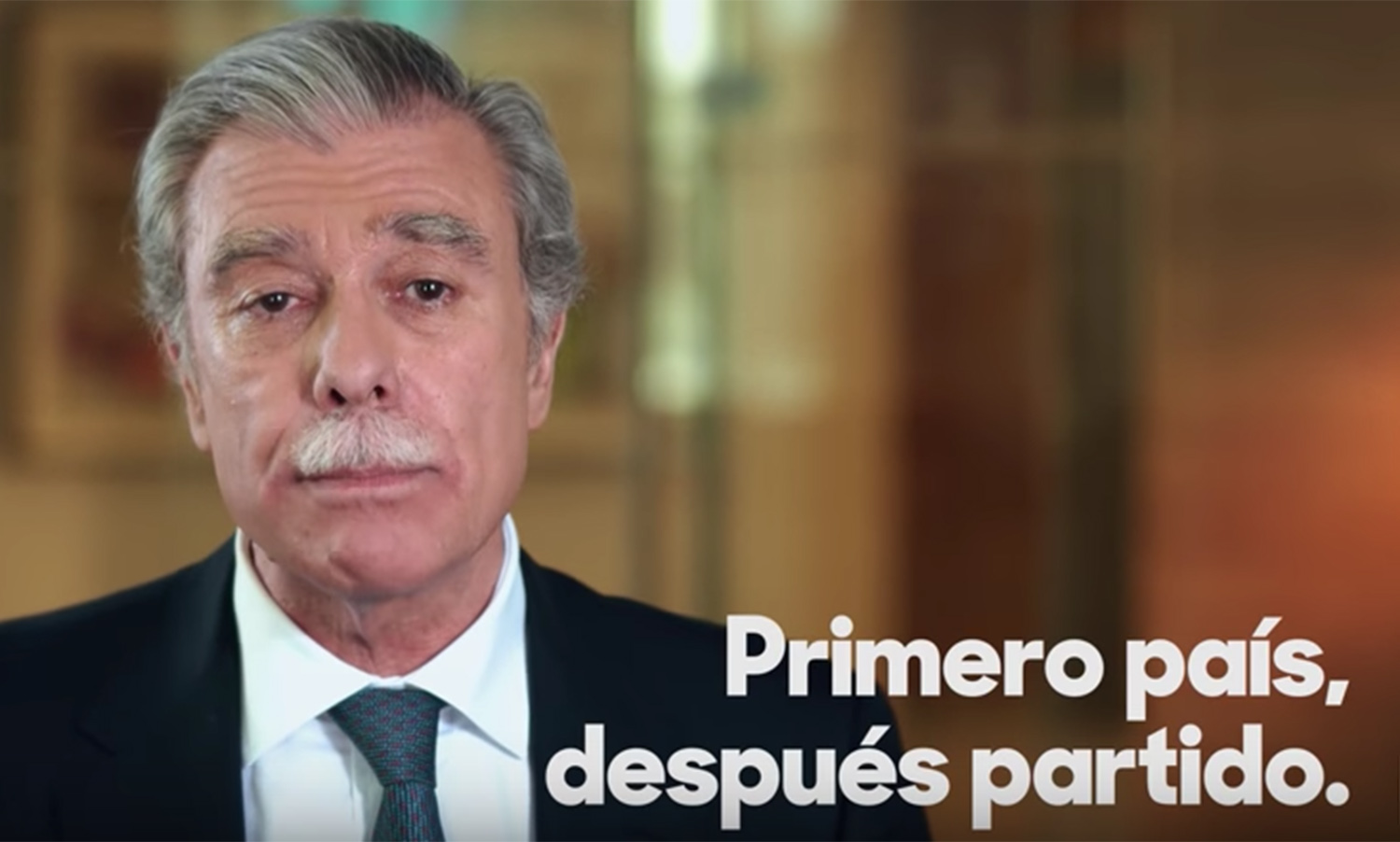 Clinton unveils 2 Spanish-language ads attacking Trump