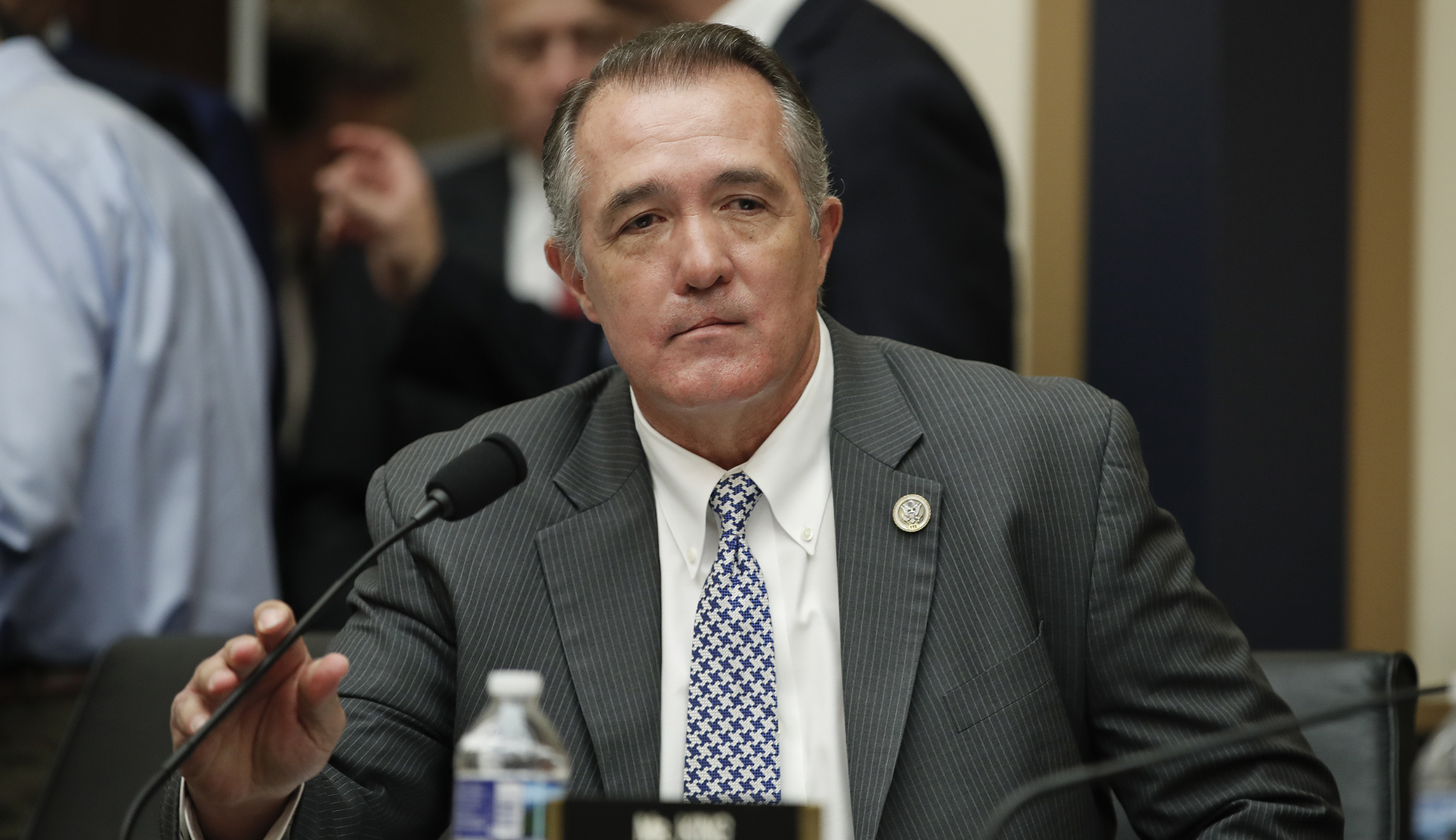 Trent Franks resigns immediately from Congress, cites wife’s hospitalization after surrogacy revelations