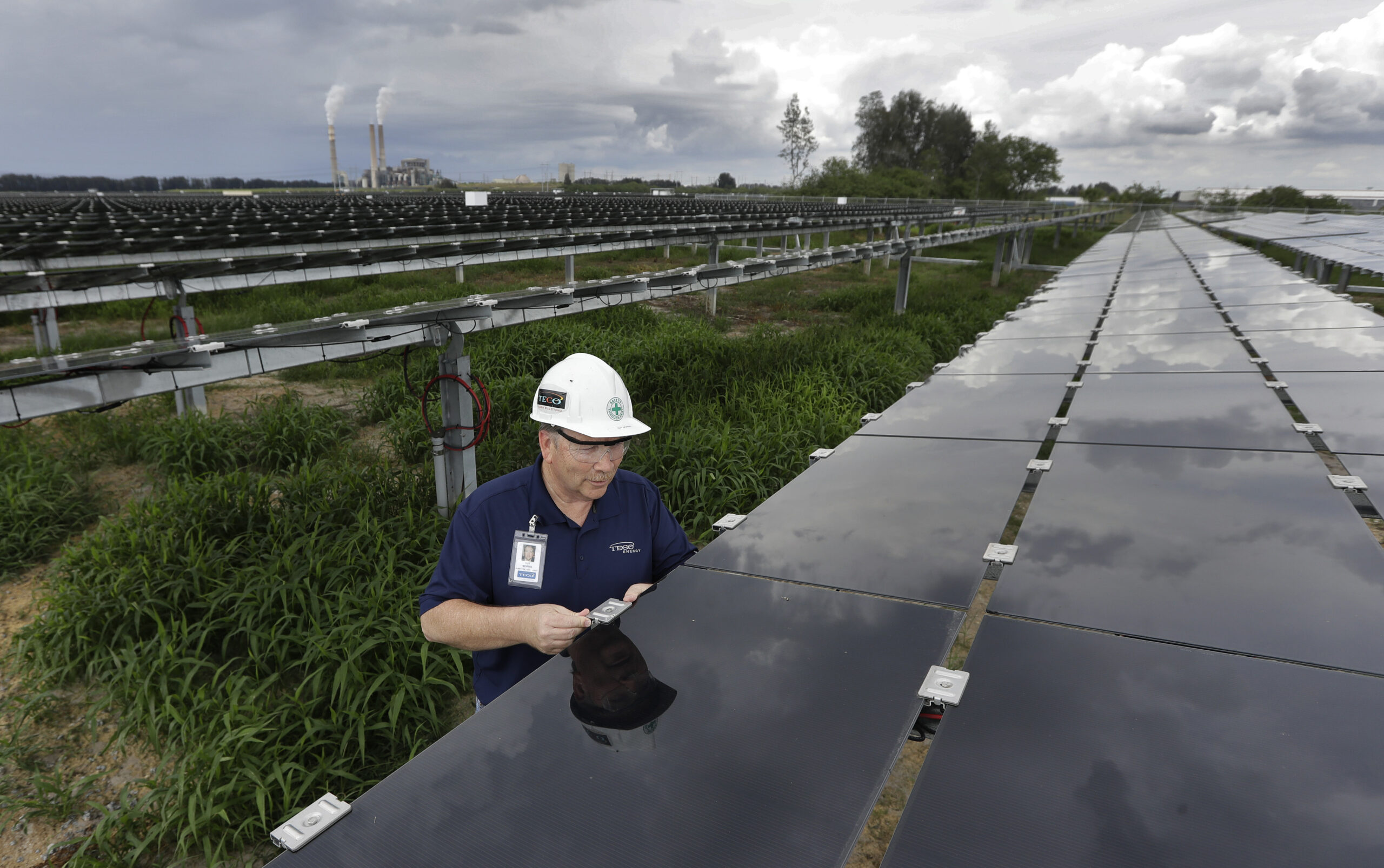 House Democrats push clean energy in spending package