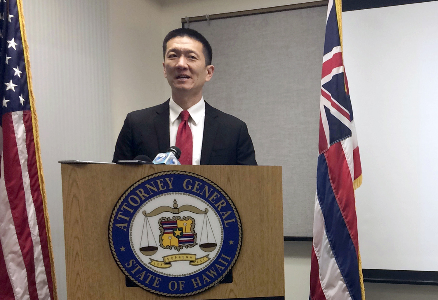 Hawaii goes to court against Trump’s new travel ban