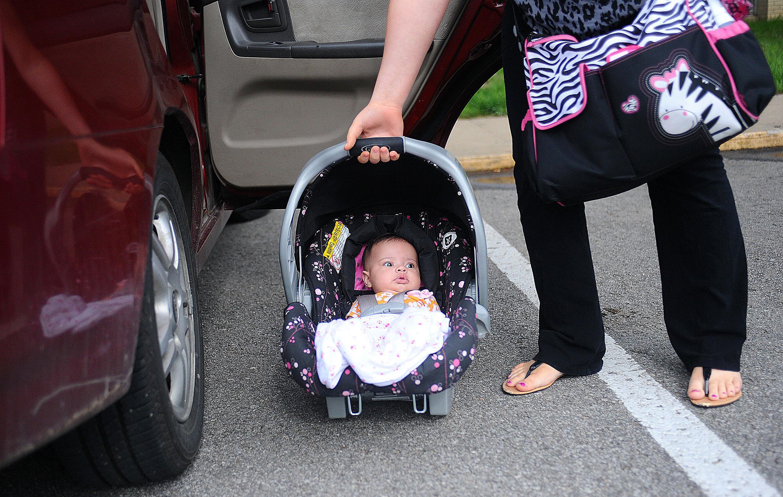 HHS: Record birth rate among shacked-up couples; unmarried Hispanic birth rates outpace whites 2-1