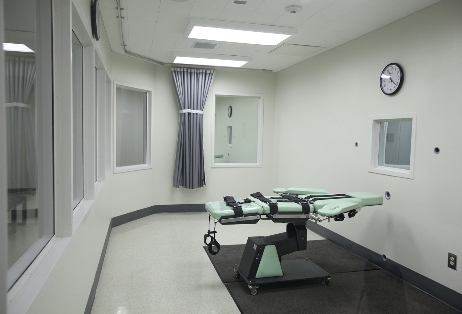 Mississippi legislature readies the firing squad in case lethal injections are banned