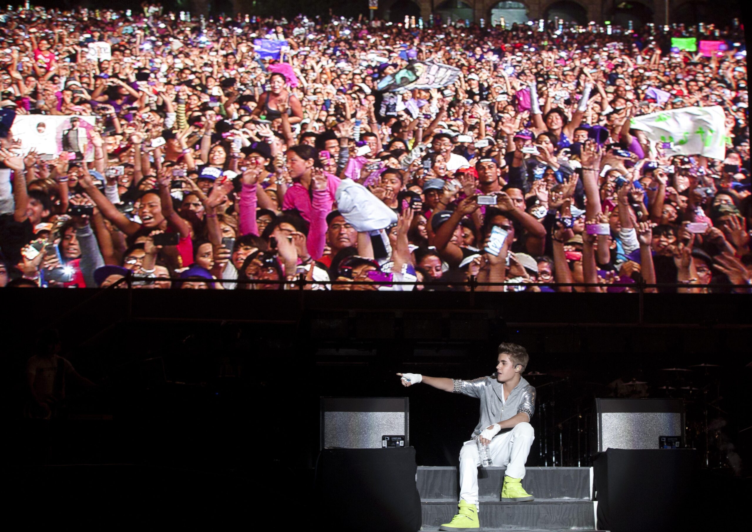 Experiencing “Bieber Mania,” through my daughters