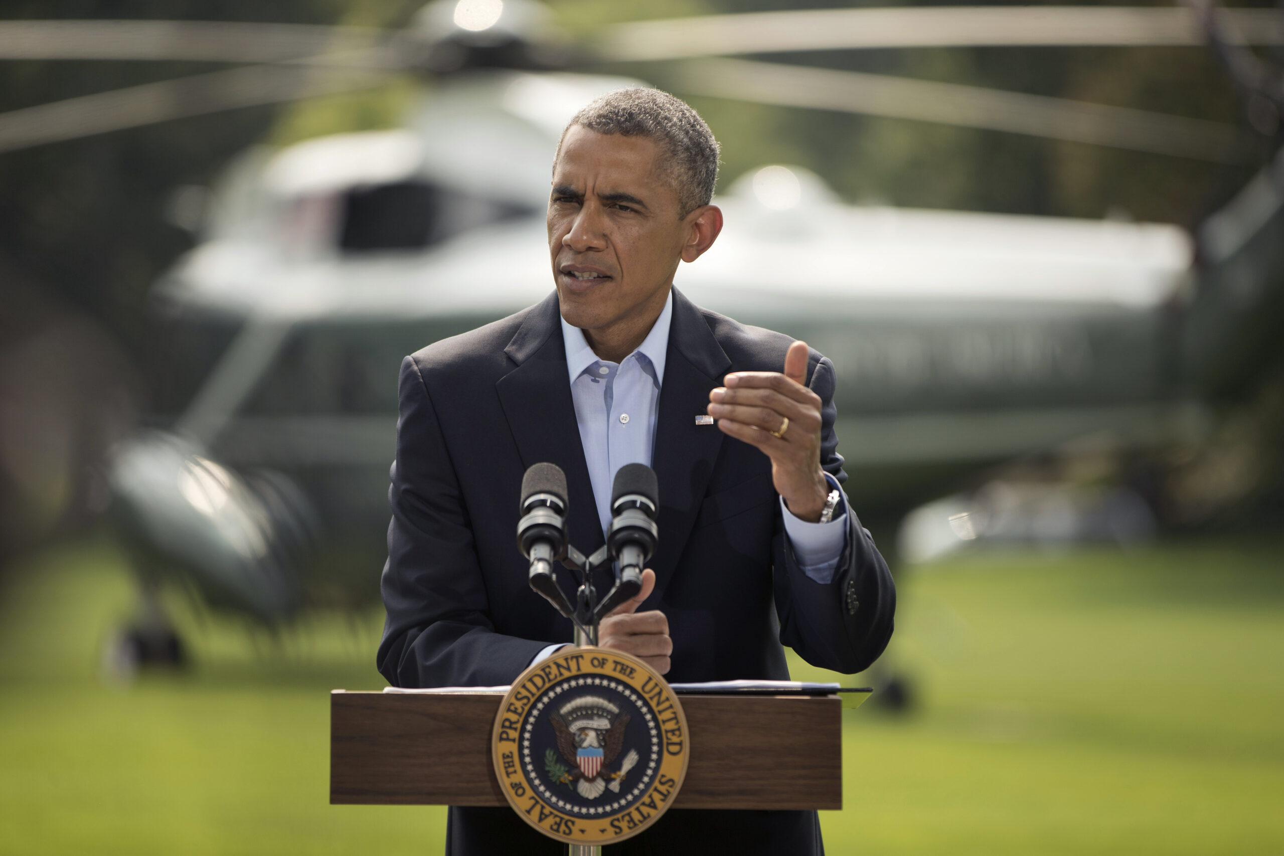 Obama offers no time limit on Iraq military action