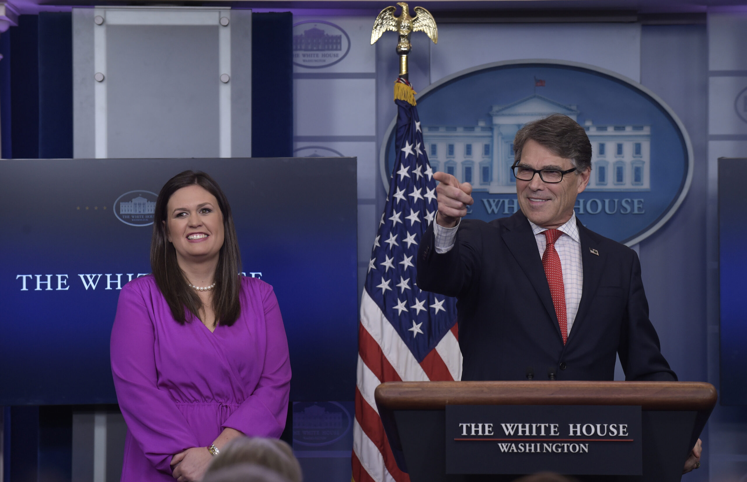 Rick Perry takes hold of White House press briefing, Twitter reacts