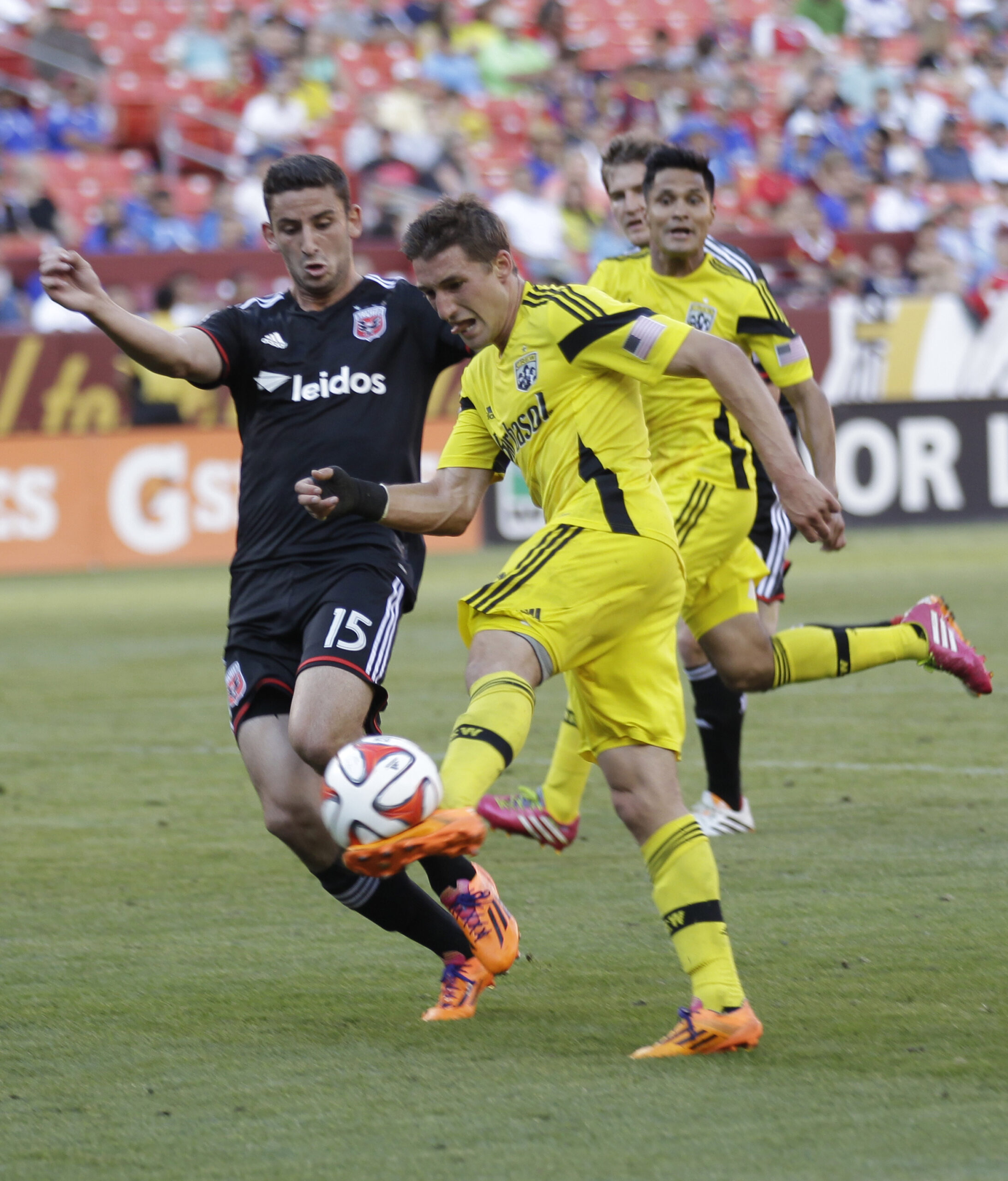 Clark’s save preserves Crew’s 0-0 draw with United