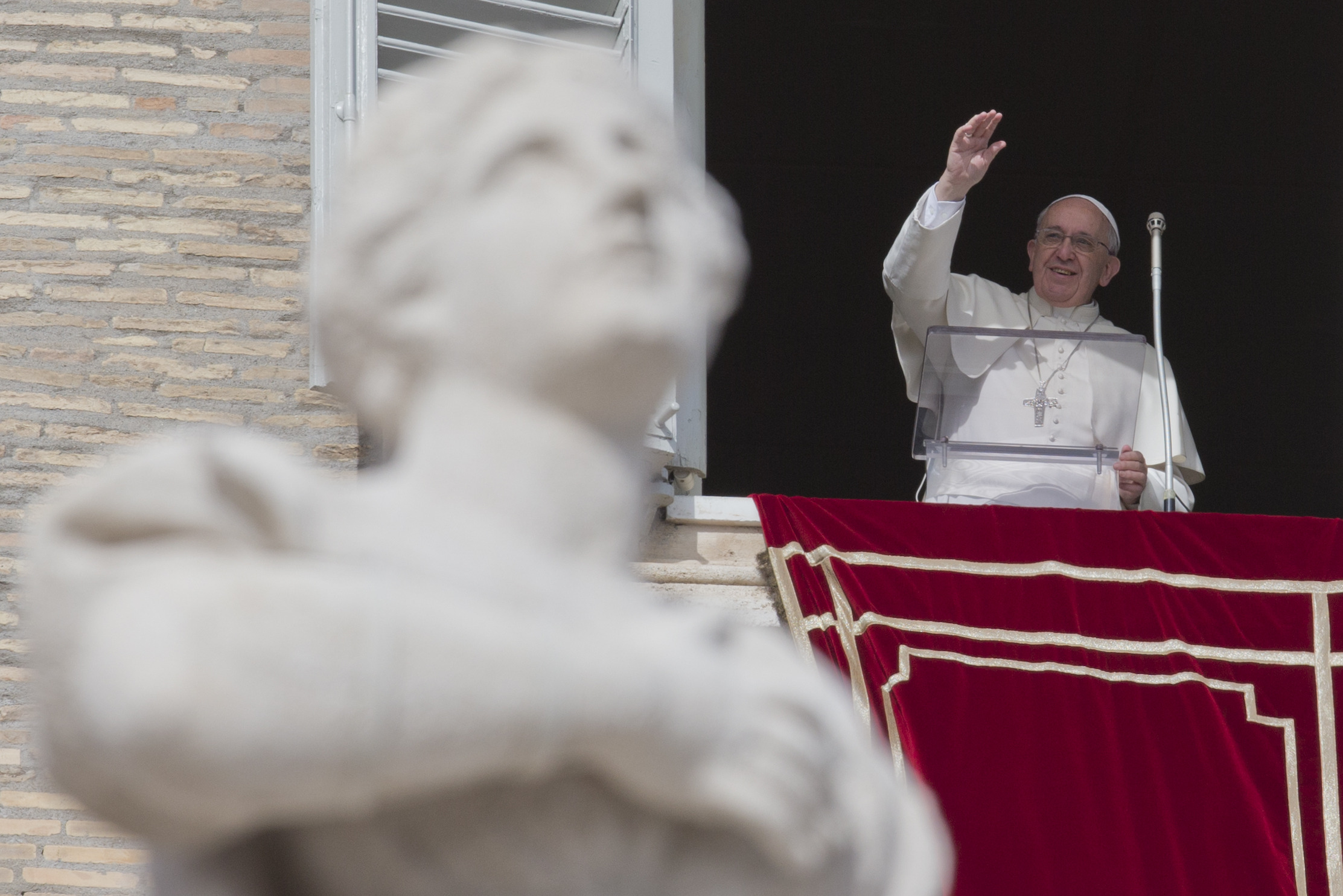 Pope opens big week with sex, divorce on agenda