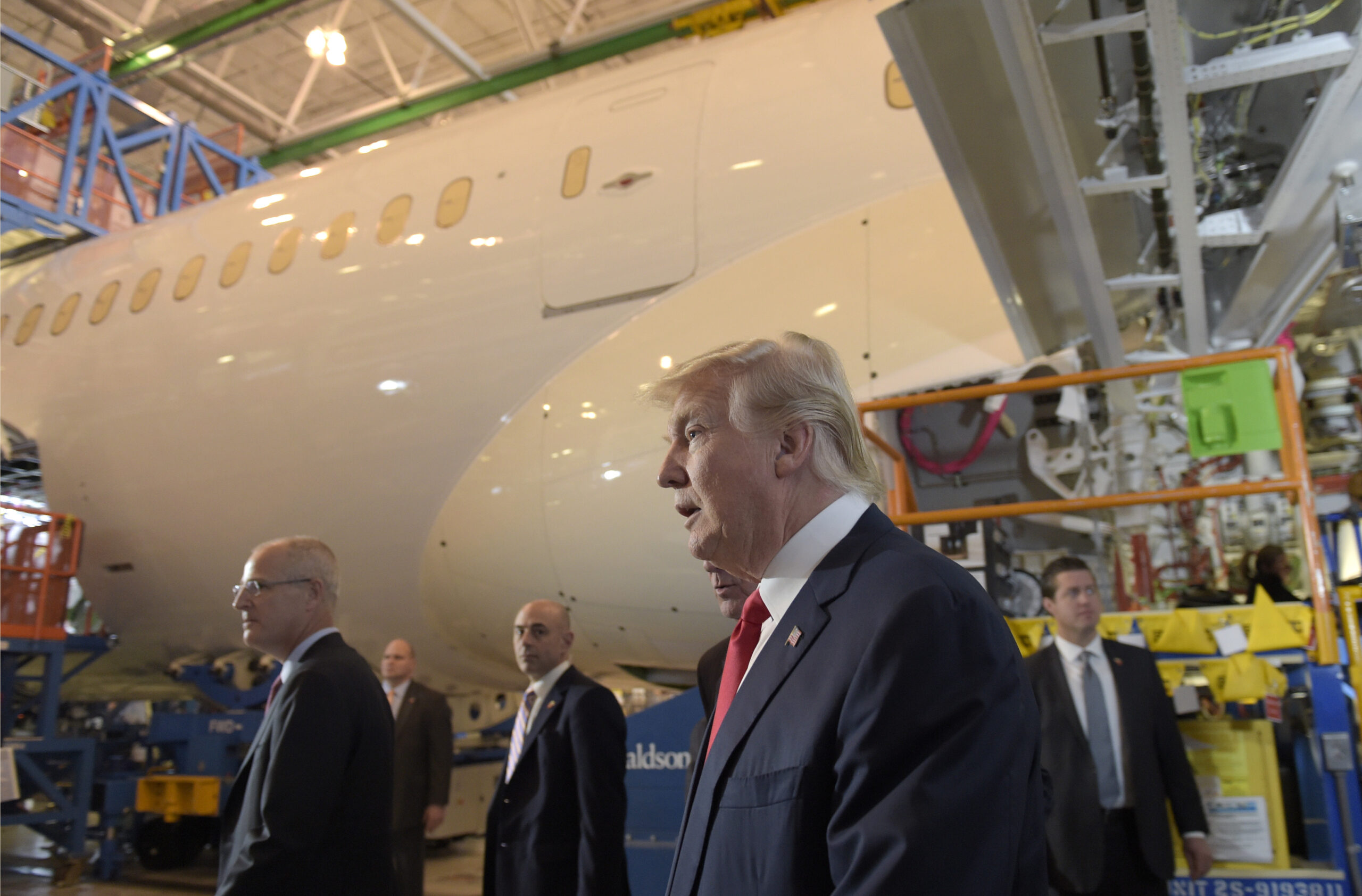 Trump: ‘What can look so beautiful at 30? An airplane’