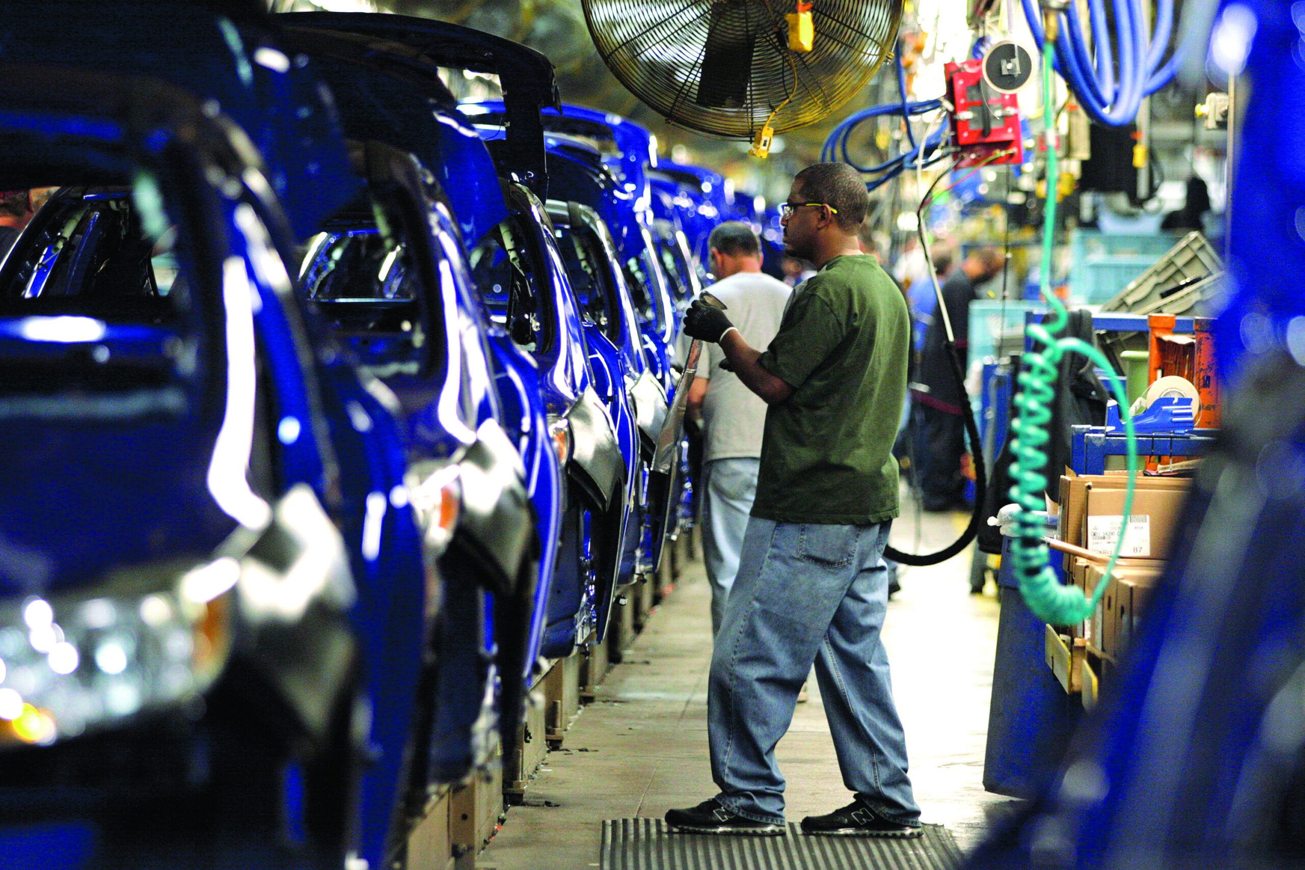Wages drop, only 5th time in 33 years