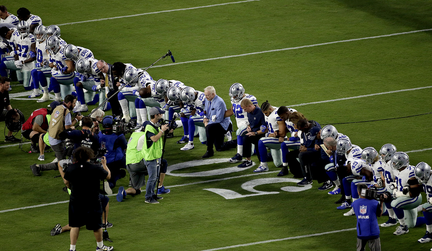 ‘Freedom to express yourself’: Dallas Cowboys quarterback says kneeling for anthem should be personal choice
