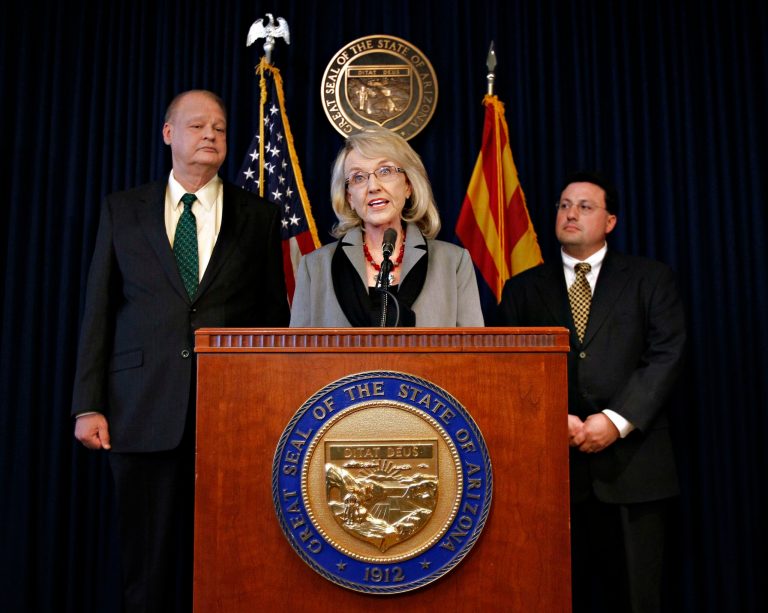 Blockbuster AZ immigration law headed to Supremes