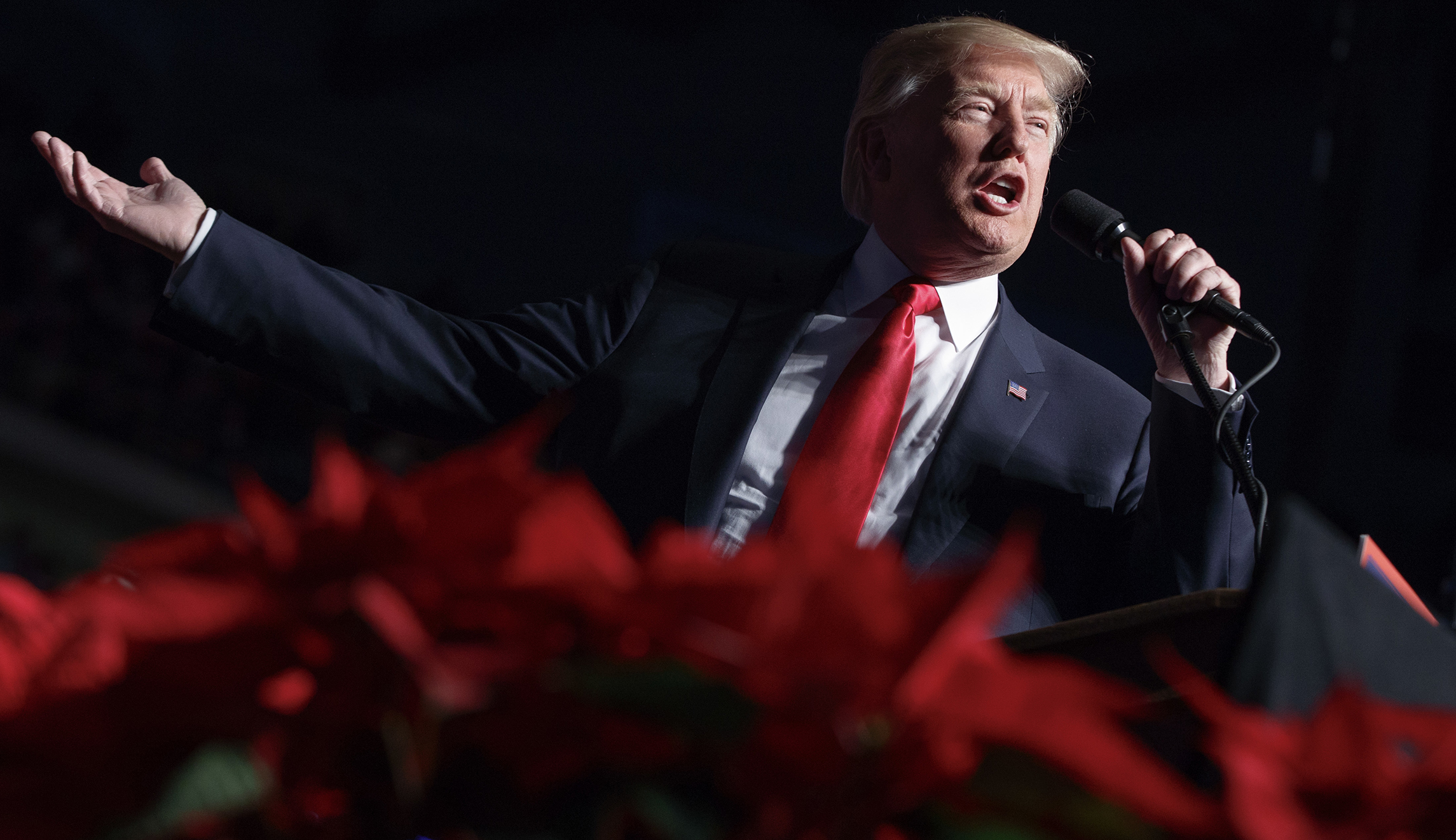 Trump, allies escalate feud with FBI as Democrats warn against Robert Mueller removal