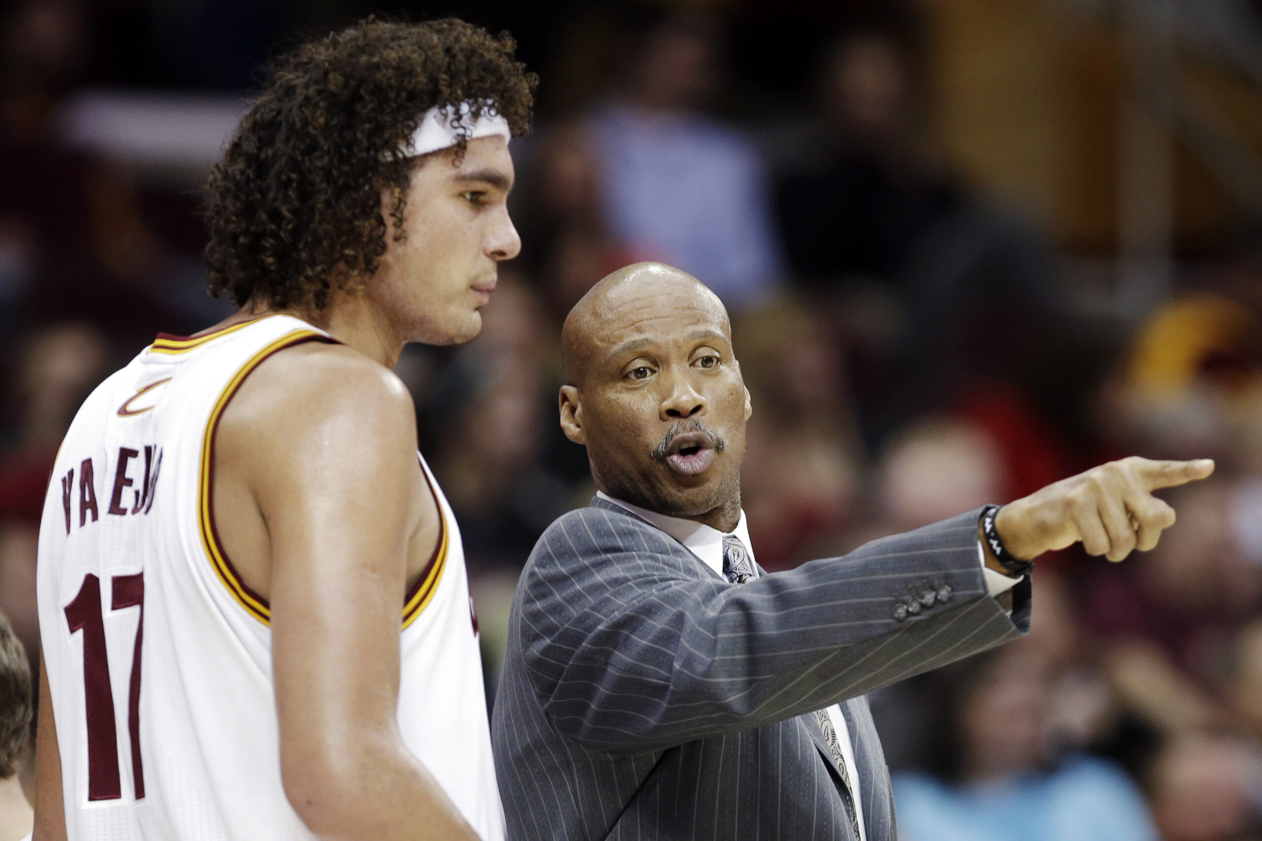 Varejao out for Cavaliers