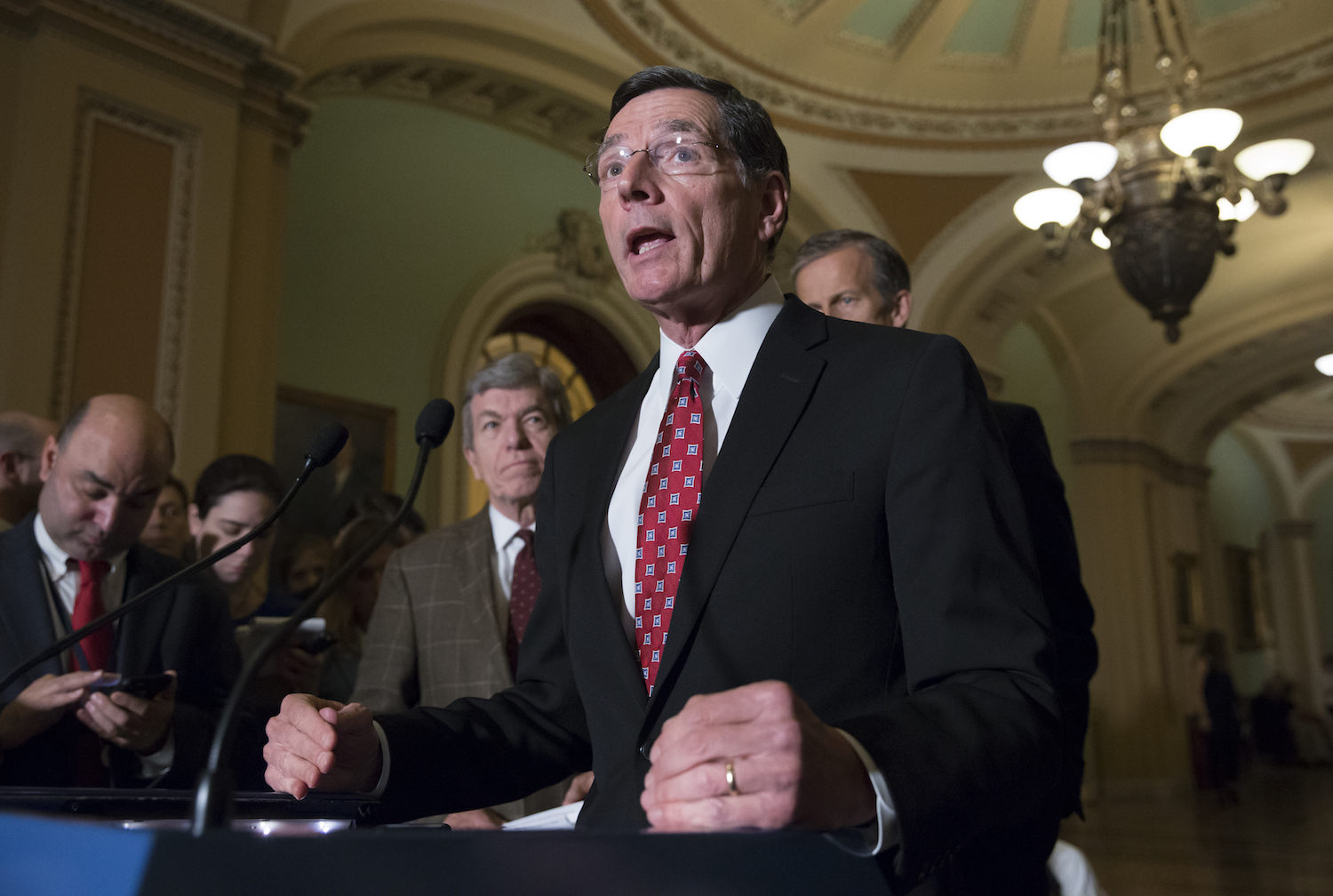 Staunch EPA opponent takes helm of Senate’s top oversight panel