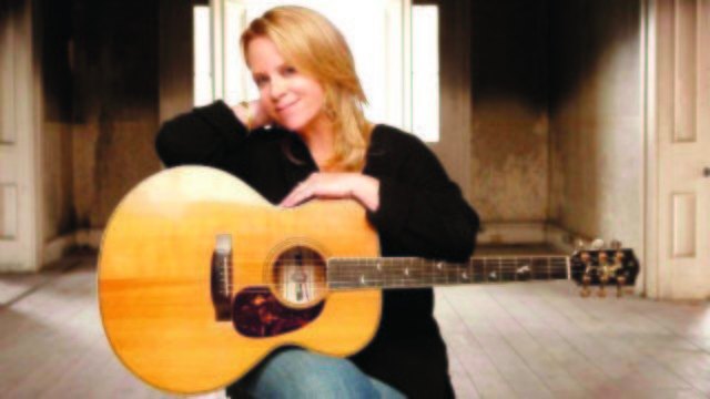 Mary Chapin Carpenter gets personal on ‘Ashes and Roses’