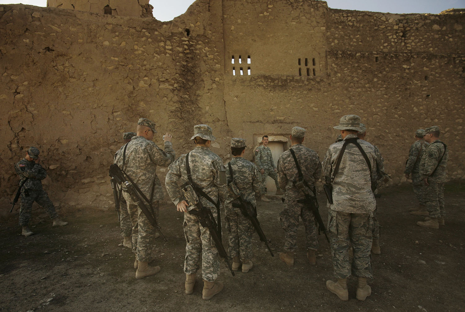 White House defends sending more troops to Iraq