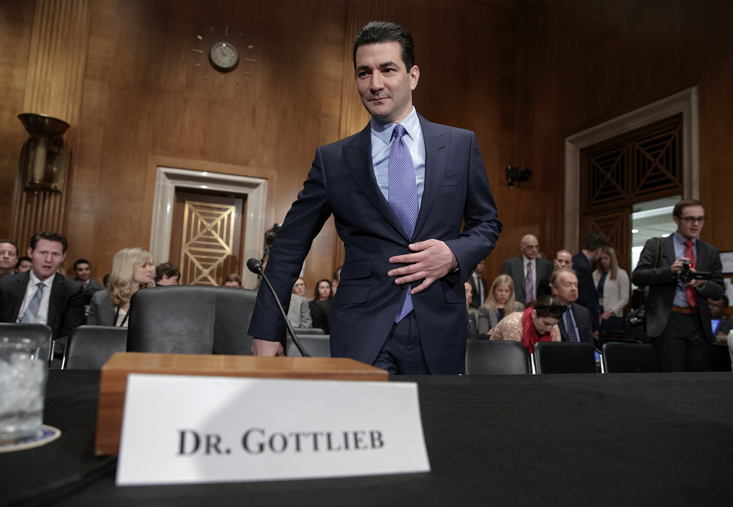 Trump’s FDA nominee advances to Senate floor